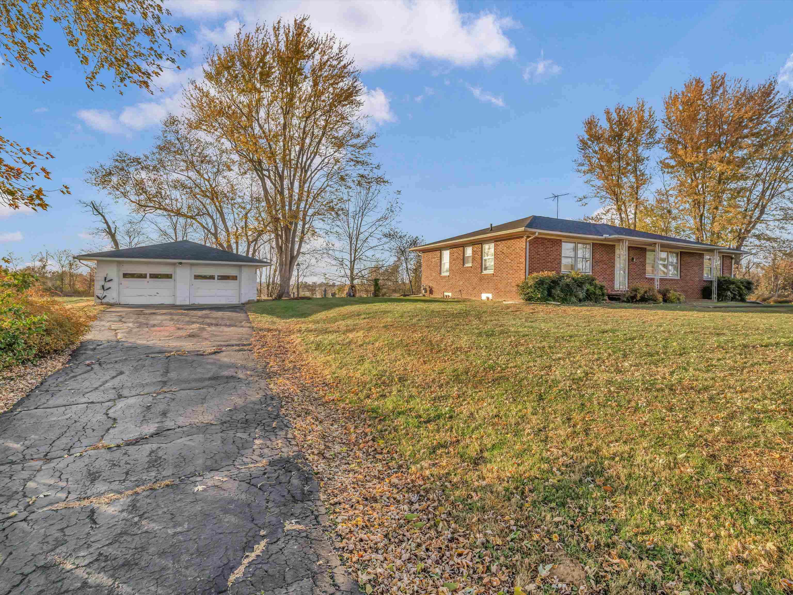 11235 Hwy 764, Whitesville, Kentucky 42378, 3 Bedrooms Bedrooms, ,2 BathroomsBathrooms,Single Family Residence,For Sale,Hwy 764,88397