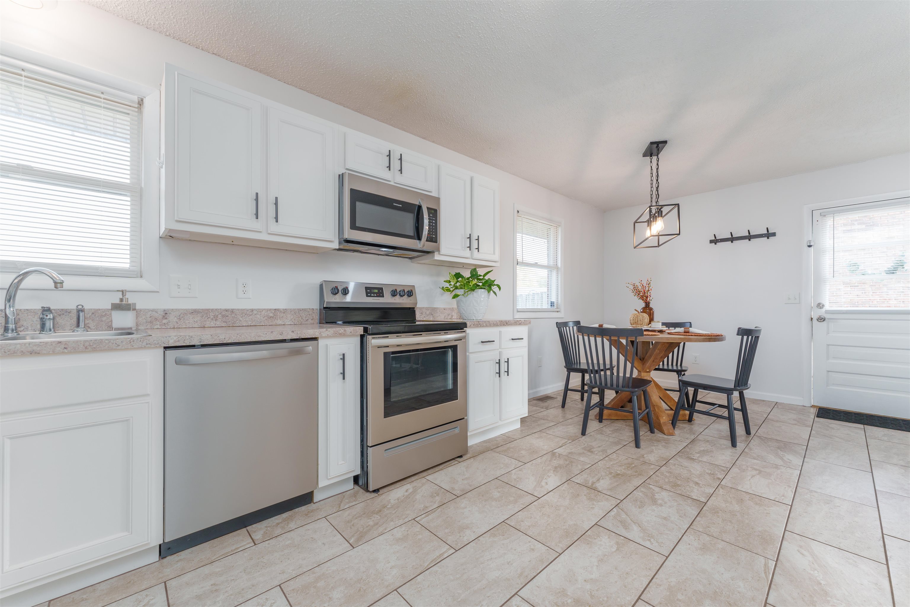 2349 Palladio Ave, Owensboro, Kentucky 42301, 3 Bedrooms Bedrooms, ,1 BathroomBathrooms,Single Family Residence,For Sale,Palladio Ave,88403