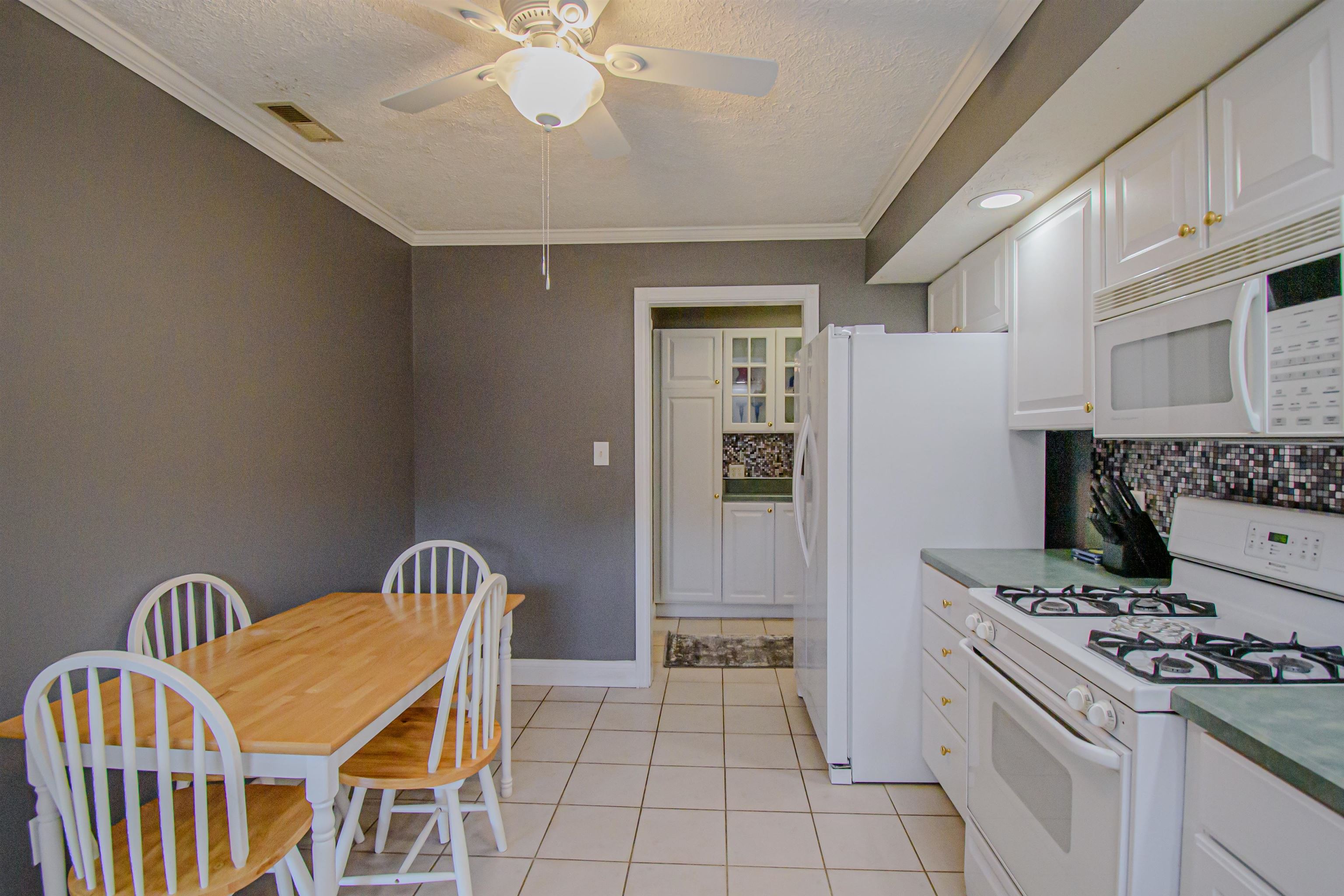 150 Santa Maria Dr, Owensboro, Kentucky 42301, 3 Bedrooms Bedrooms, ,2 BathroomsBathrooms,Single Family Residence,For Sale,Santa Maria Dr,88408