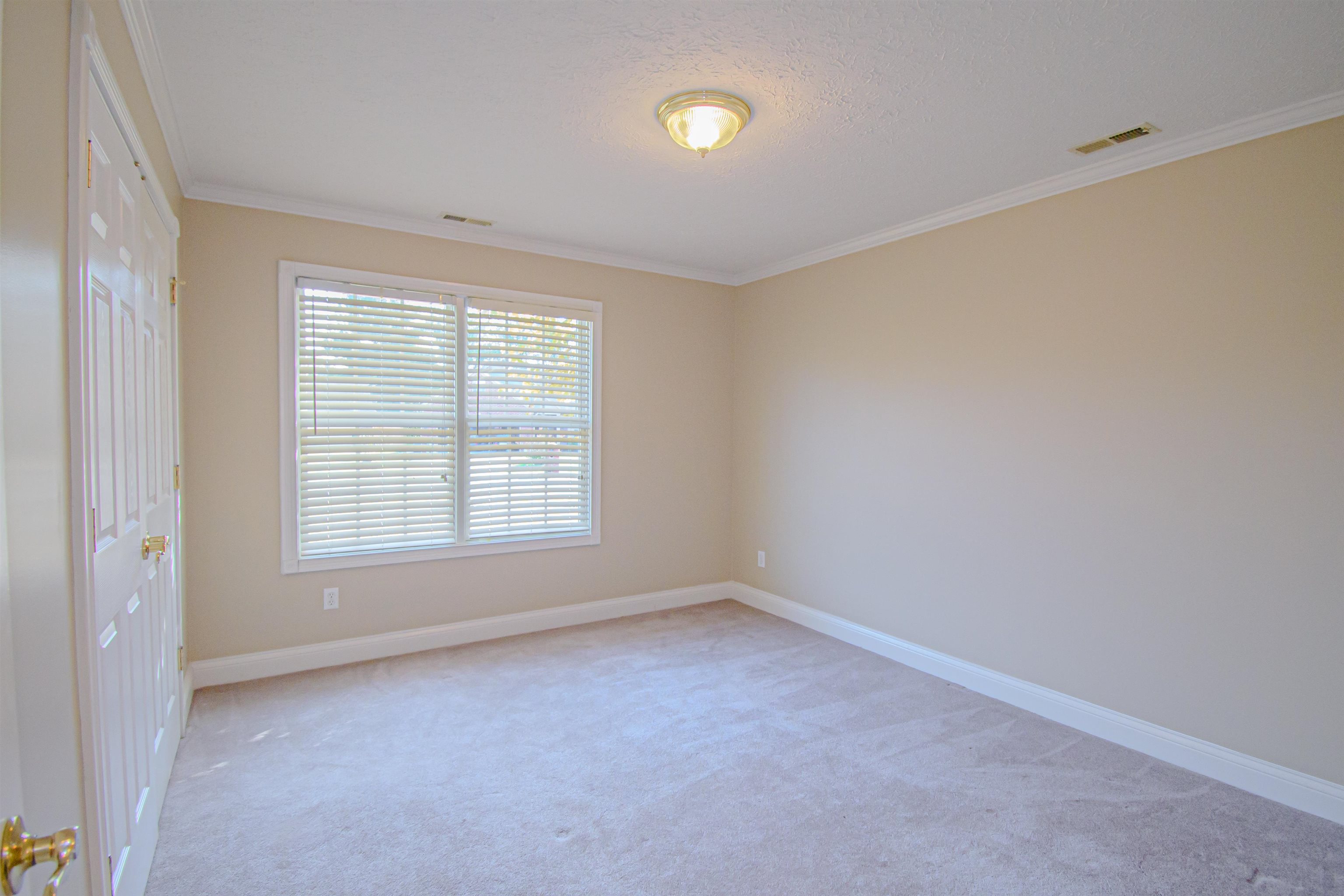 150 Santa Maria Dr, Owensboro, Kentucky 42301, 3 Bedrooms Bedrooms, ,2 BathroomsBathrooms,Single Family Residence,For Sale,Santa Maria Dr,88408