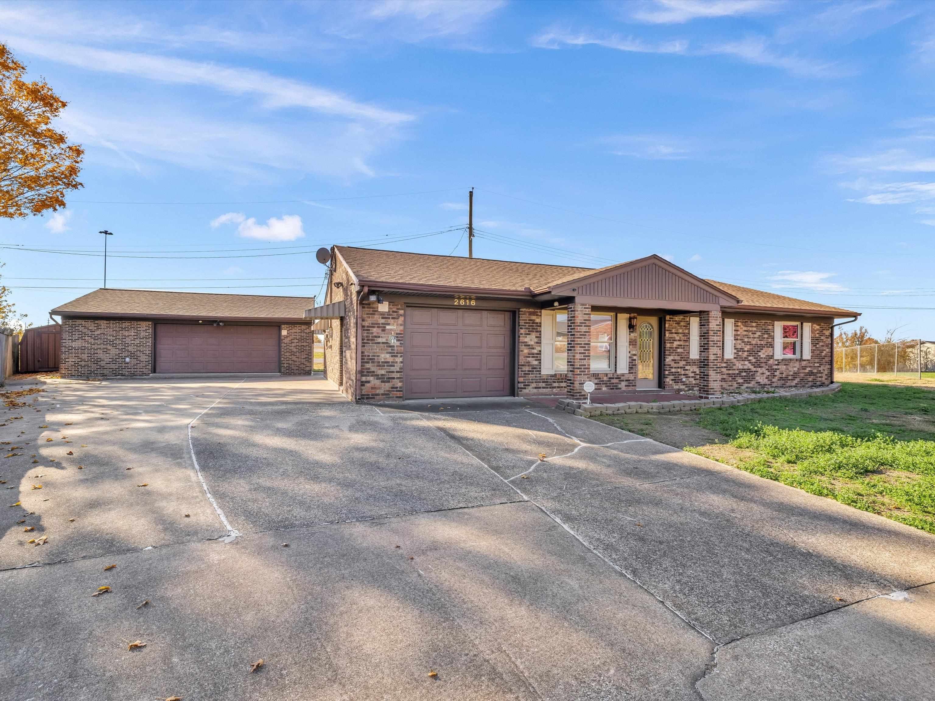 2616 Meridian Court, Owensboro, Kentucky 42301, 3 Bedrooms Bedrooms, ,2 BathroomsBathrooms,Single Family Residence,For Sale,Meridian Court,88415