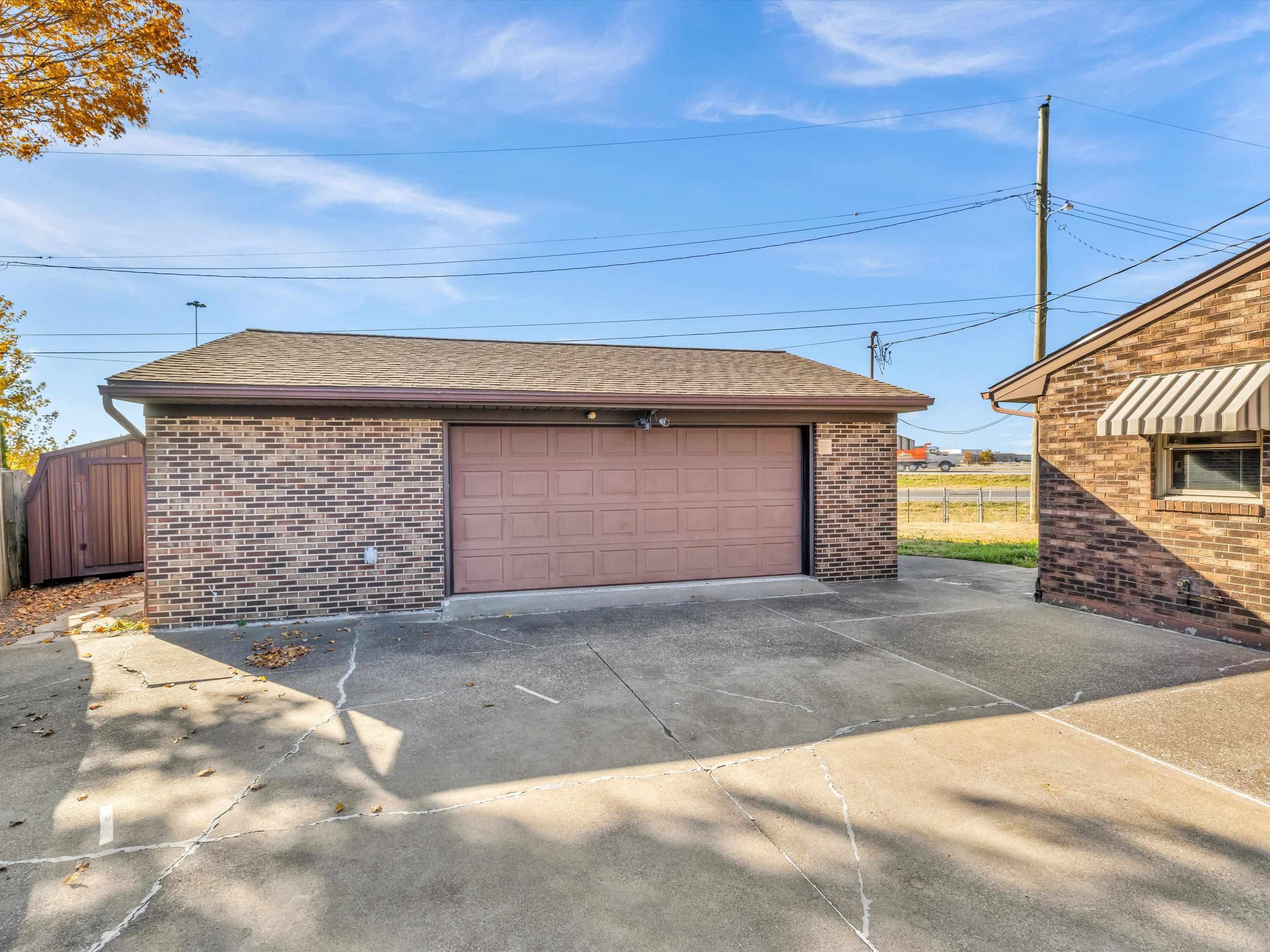 2616 Meridian Court, Owensboro, Kentucky 42301, 3 Bedrooms Bedrooms, ,2 BathroomsBathrooms,Single Family Residence,For Sale,Meridian Court,88415