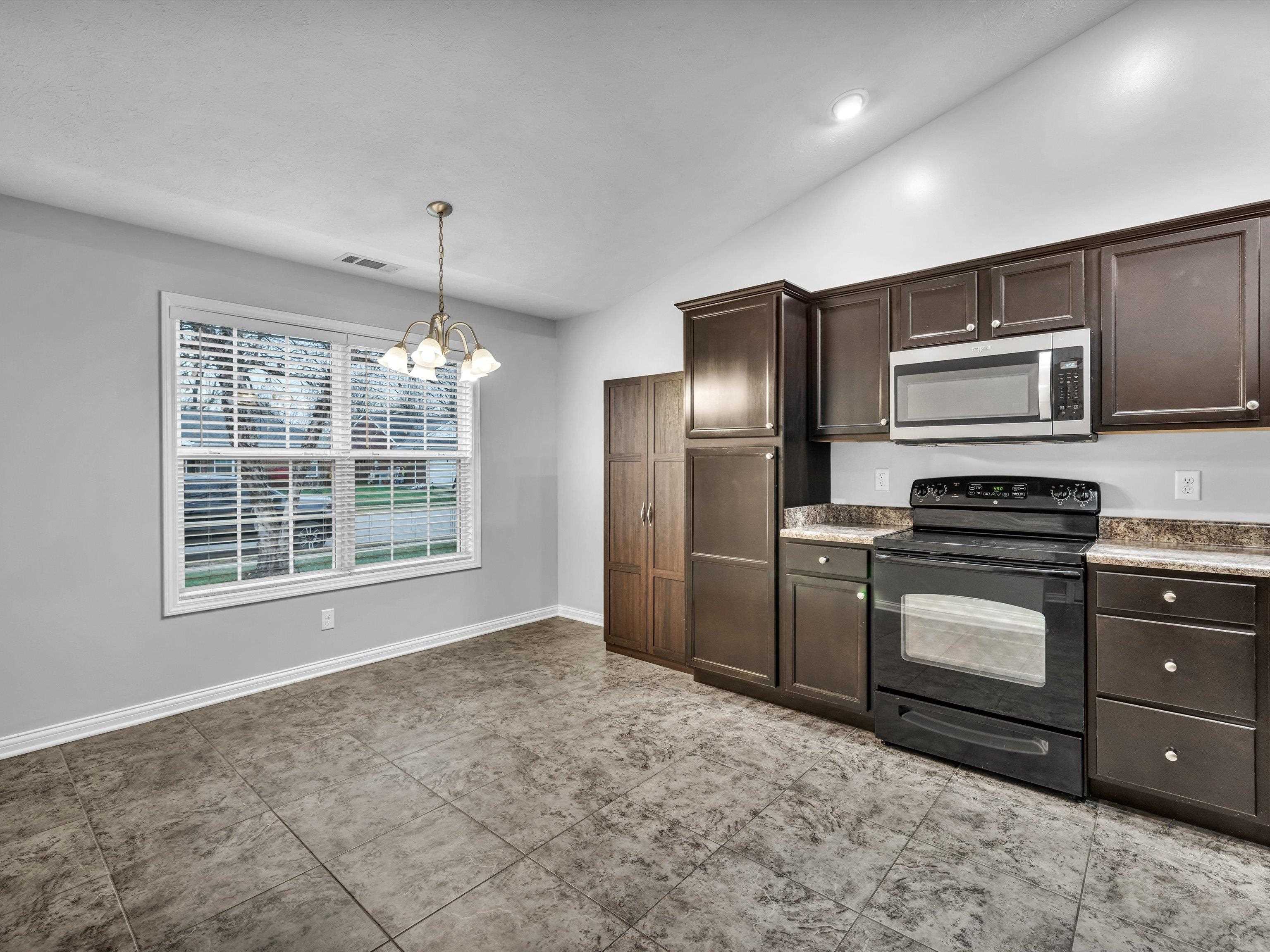 3215 Trails Way, Owensboro, Kentucky 42303, 3 Bedrooms Bedrooms, ,2 BathroomsBathrooms,Single Family Residence,For Sale,Trails Way,88426