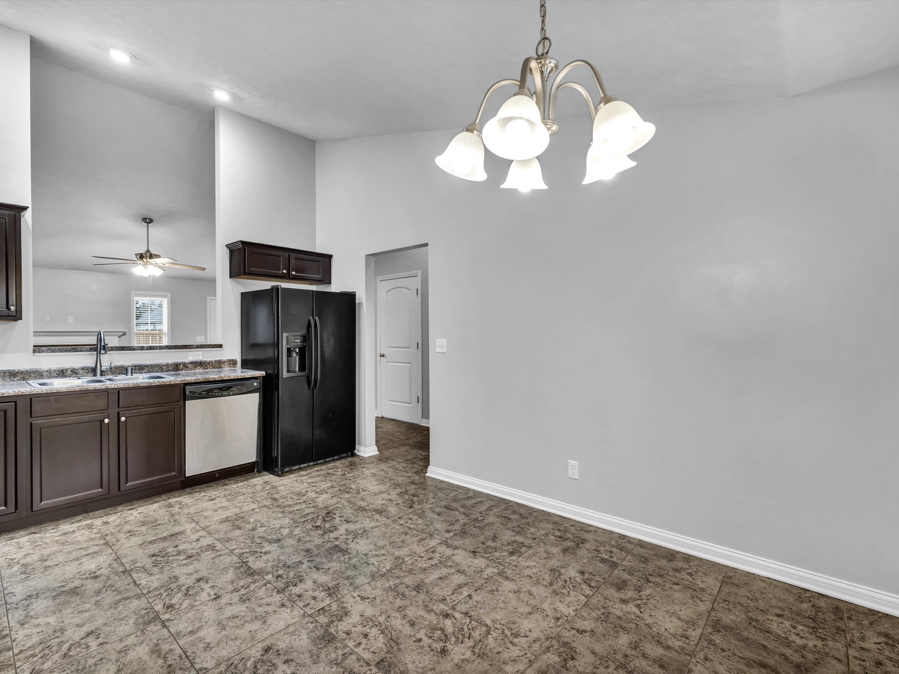 3215 Trails Way, Owensboro, Kentucky 42303, 3 Bedrooms Bedrooms, ,2 BathroomsBathrooms,Single Family Residence,For Sale,Trails Way,88426