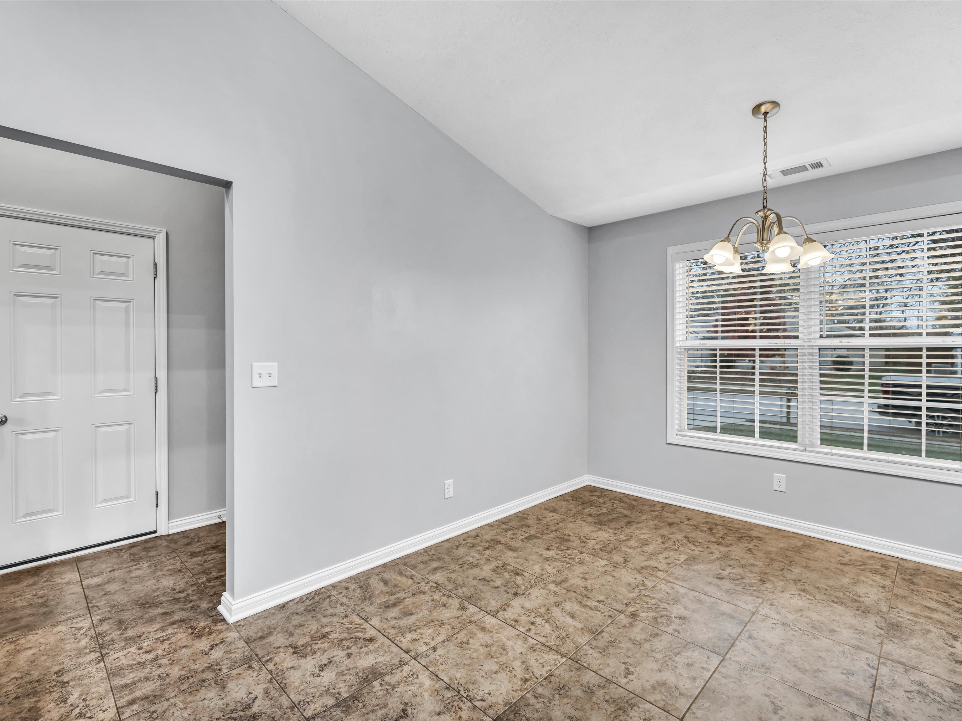 3215 Trails Way, Owensboro, Kentucky 42303, 3 Bedrooms Bedrooms, ,2 BathroomsBathrooms,Single Family Residence,For Sale,Trails Way,88426