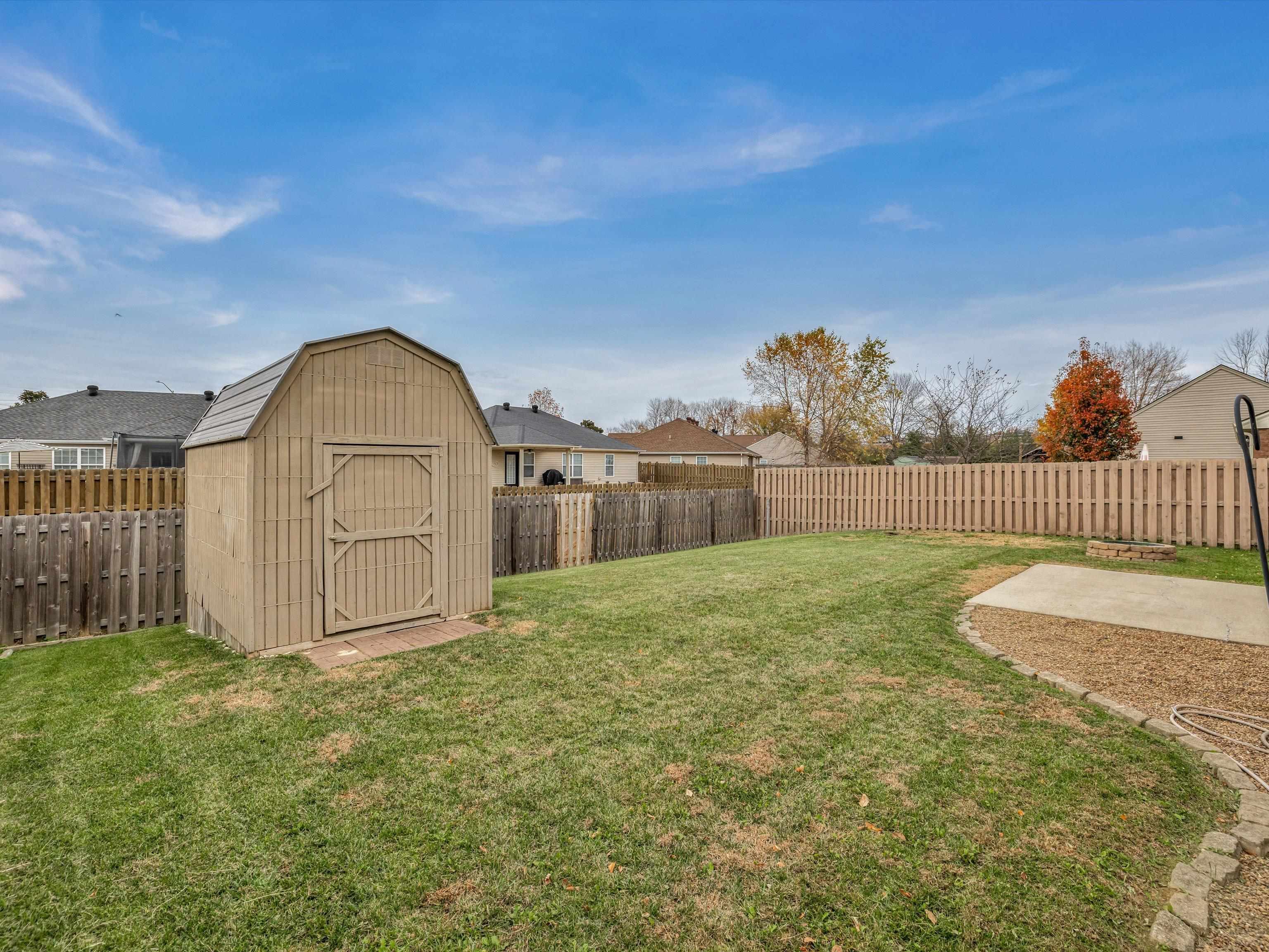 3215 Trails Way, Owensboro, Kentucky 42303, 3 Bedrooms Bedrooms, ,2 BathroomsBathrooms,Single Family Residence,For Sale,Trails Way,88426