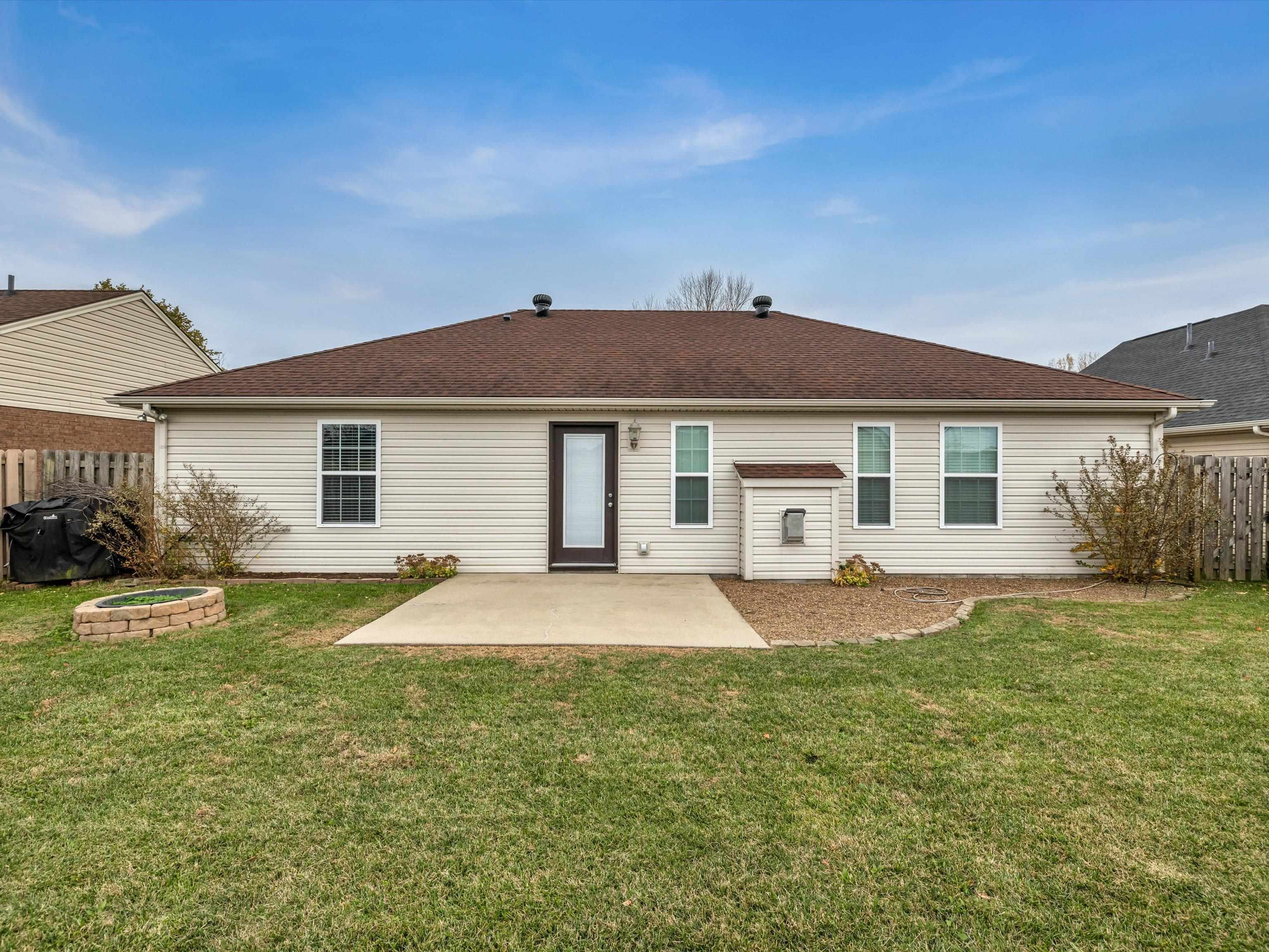 3215 Trails Way, Owensboro, Kentucky 42303, 3 Bedrooms Bedrooms, ,2 BathroomsBathrooms,Single Family Residence,For Sale,Trails Way,88426