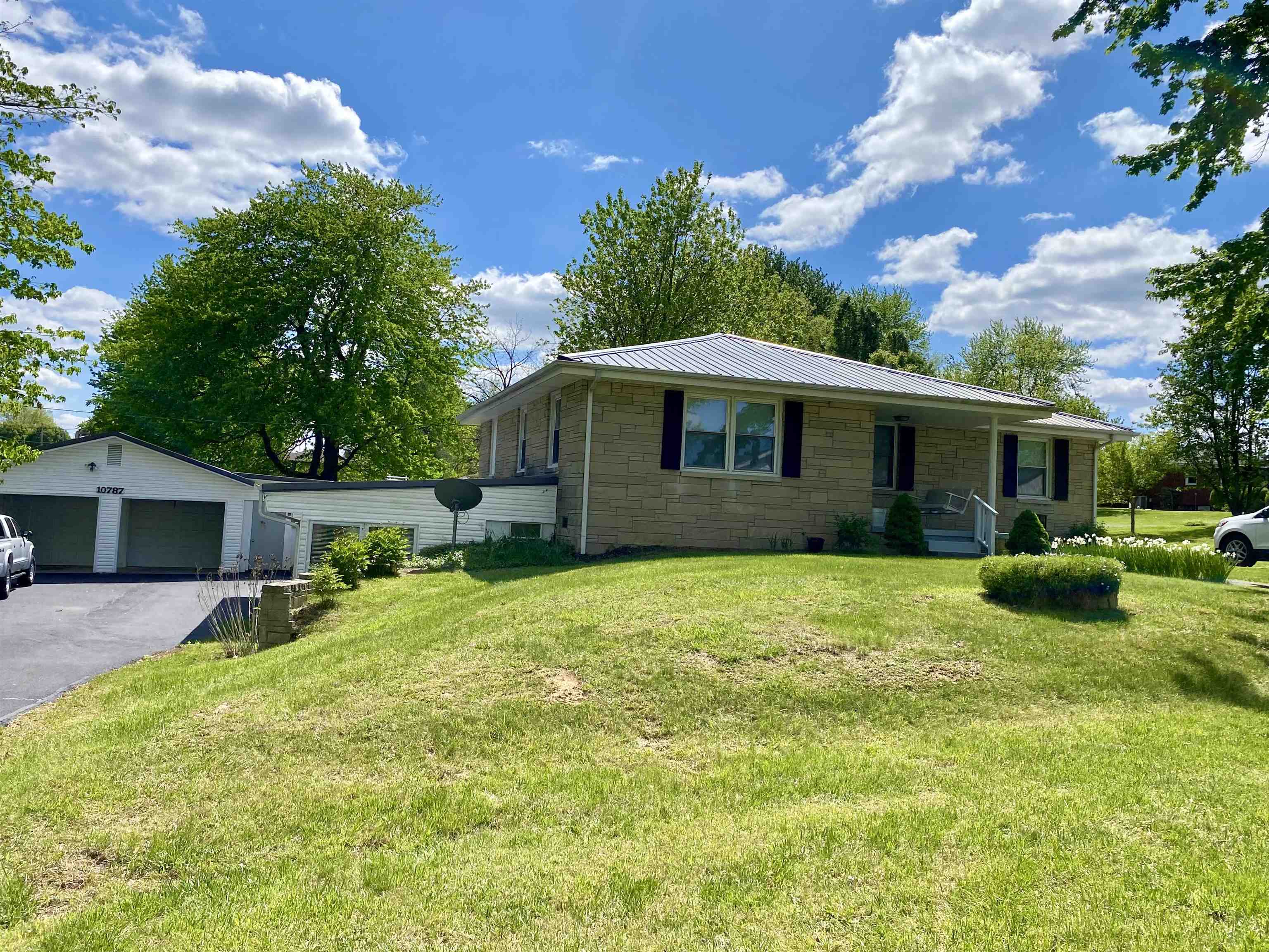 10787 Green St, Whitesville, Kentucky 42378, 3 Bedrooms Bedrooms, ,2 BathroomsBathrooms,Single Family Residence,For Sale,Green St,88429