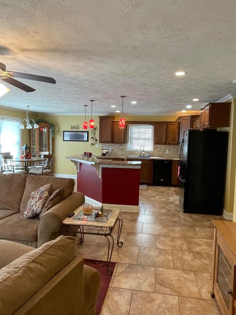 6526 Autumn Crk, Owensboro, Kentucky 42301, 4 Bedrooms Bedrooms, ,3 BathroomsBathrooms,Single Family Residence,For Sale,Autumn Crk,88433