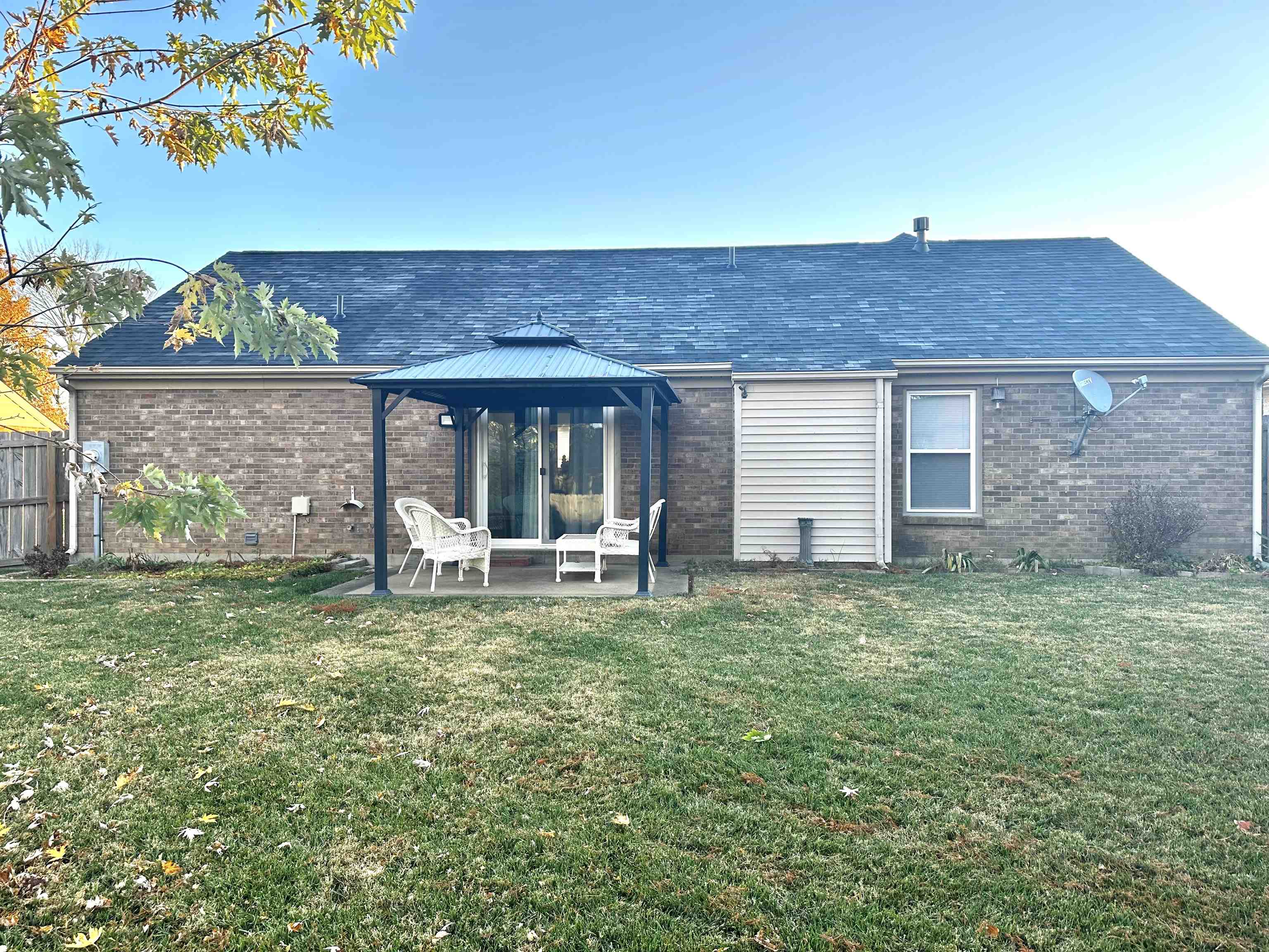 4136 Yewells Landing E, Owensboro, Kentucky 42303, 3 Bedrooms Bedrooms, ,1 BathroomBathrooms,Single Family Residence,For Sale,Yewells Landing E,88434