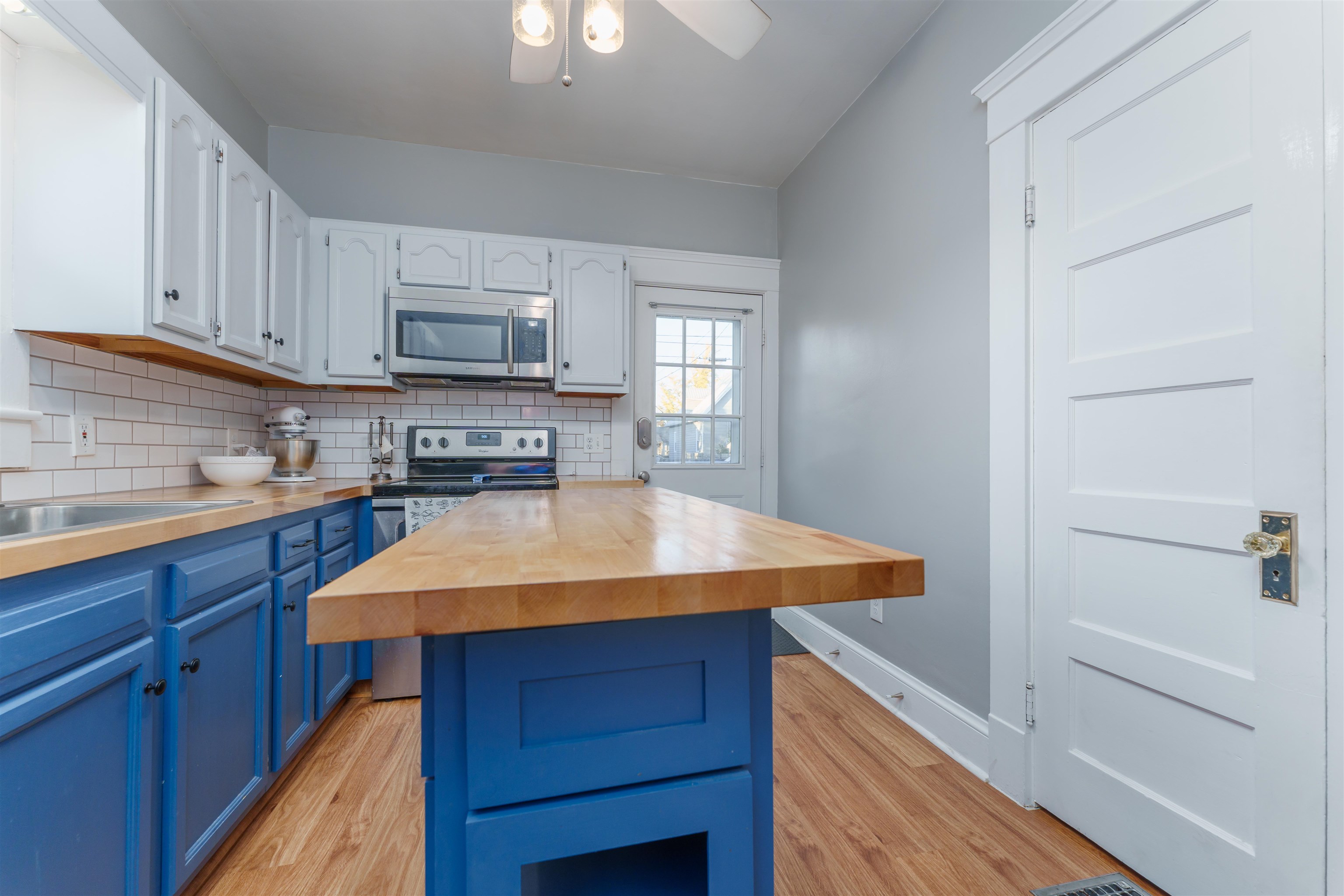 111 East 22nd St, Owensboro, Kentucky 42303, 2 Bedrooms Bedrooms, ,1 BathroomBathrooms,Single Family Residence,For Sale,East 22nd St,88440