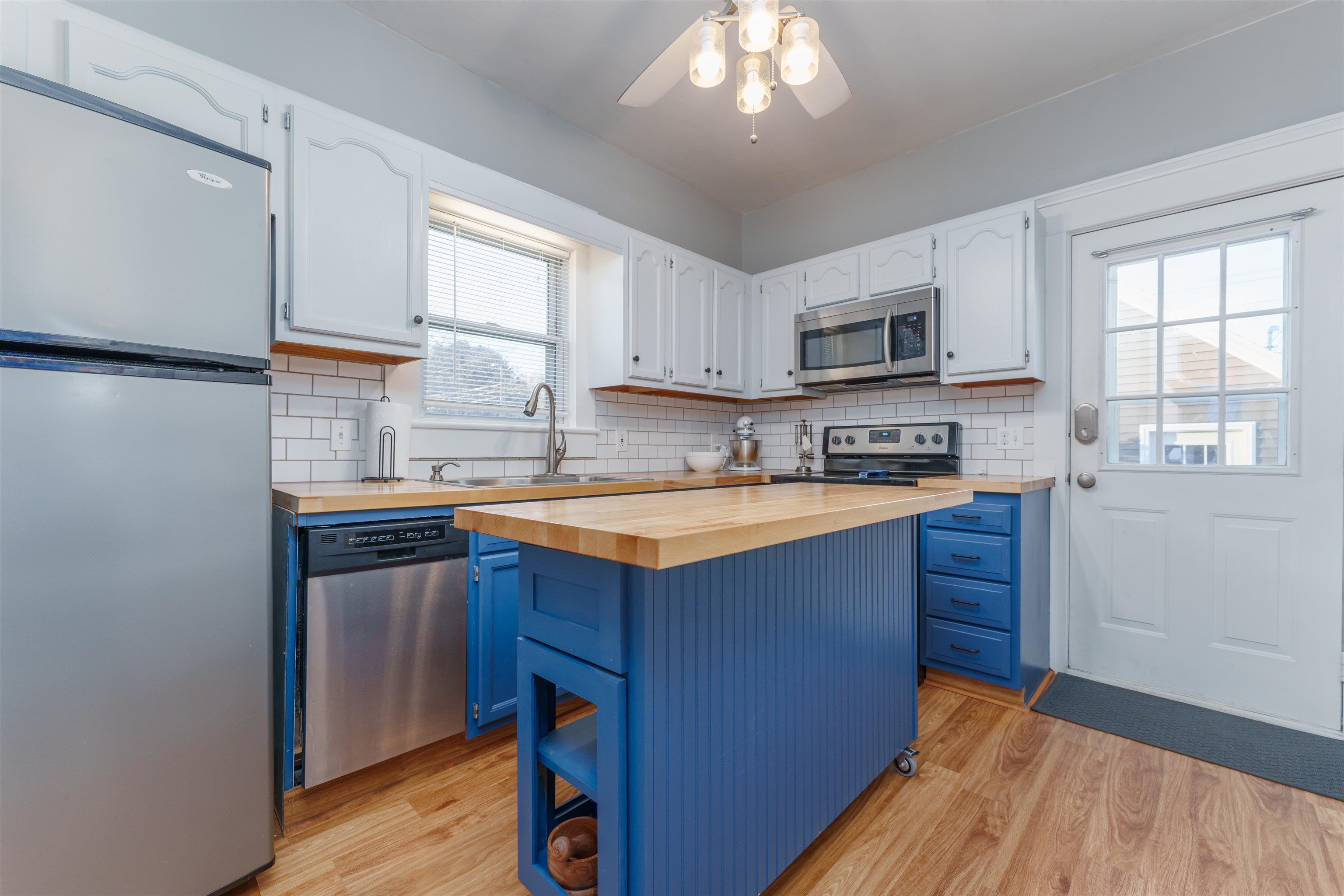111 East 22nd St, Owensboro, Kentucky 42303, 2 Bedrooms Bedrooms, ,1 BathroomBathrooms,Single Family Residence,For Sale,East 22nd St,88440