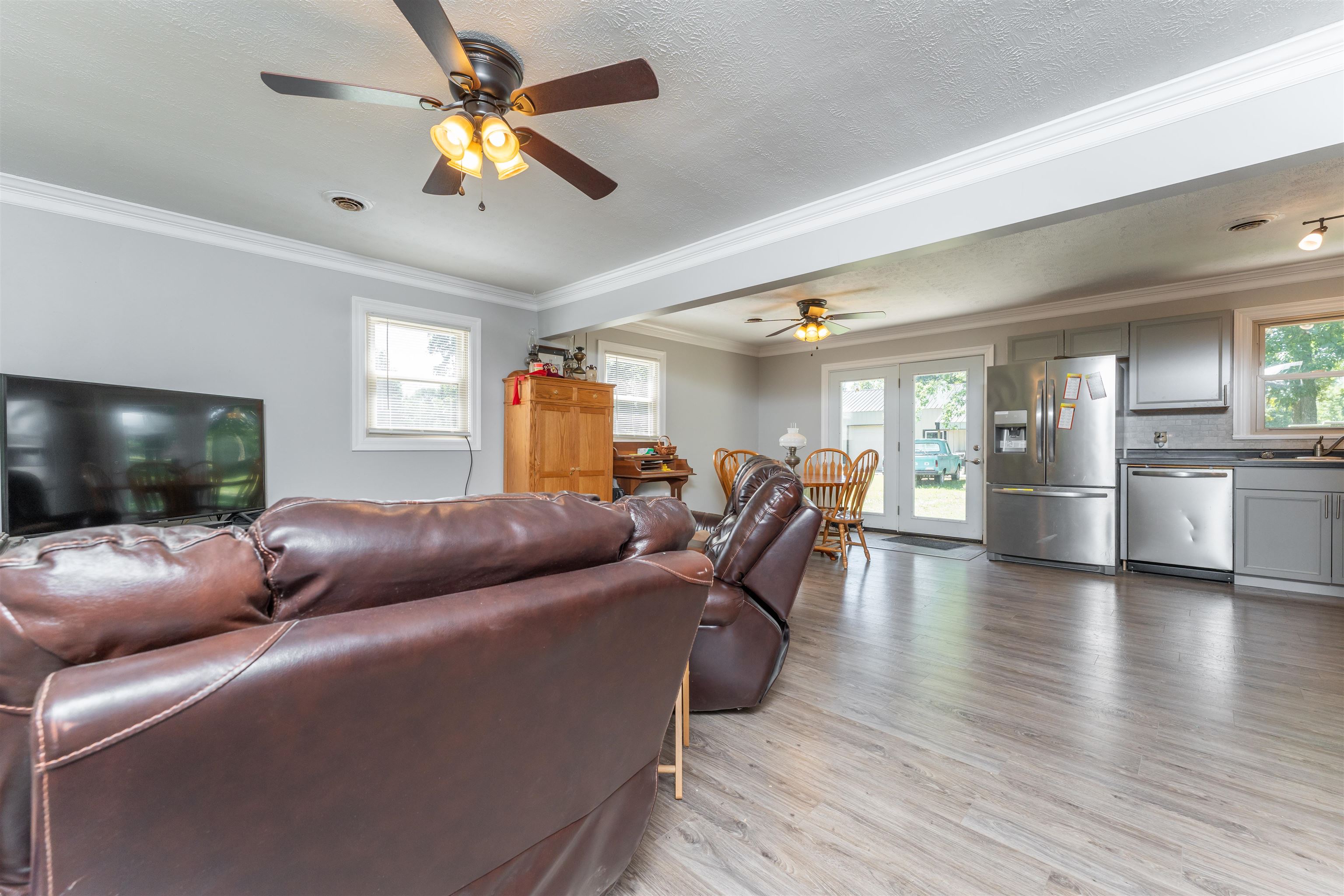 877 Hawesville Road, Reynolds Station, Kentucky 42368, 3 Bedrooms Bedrooms, ,1 BathroomBathrooms,Single Family Residence,For Sale,Hawesville Road,88441