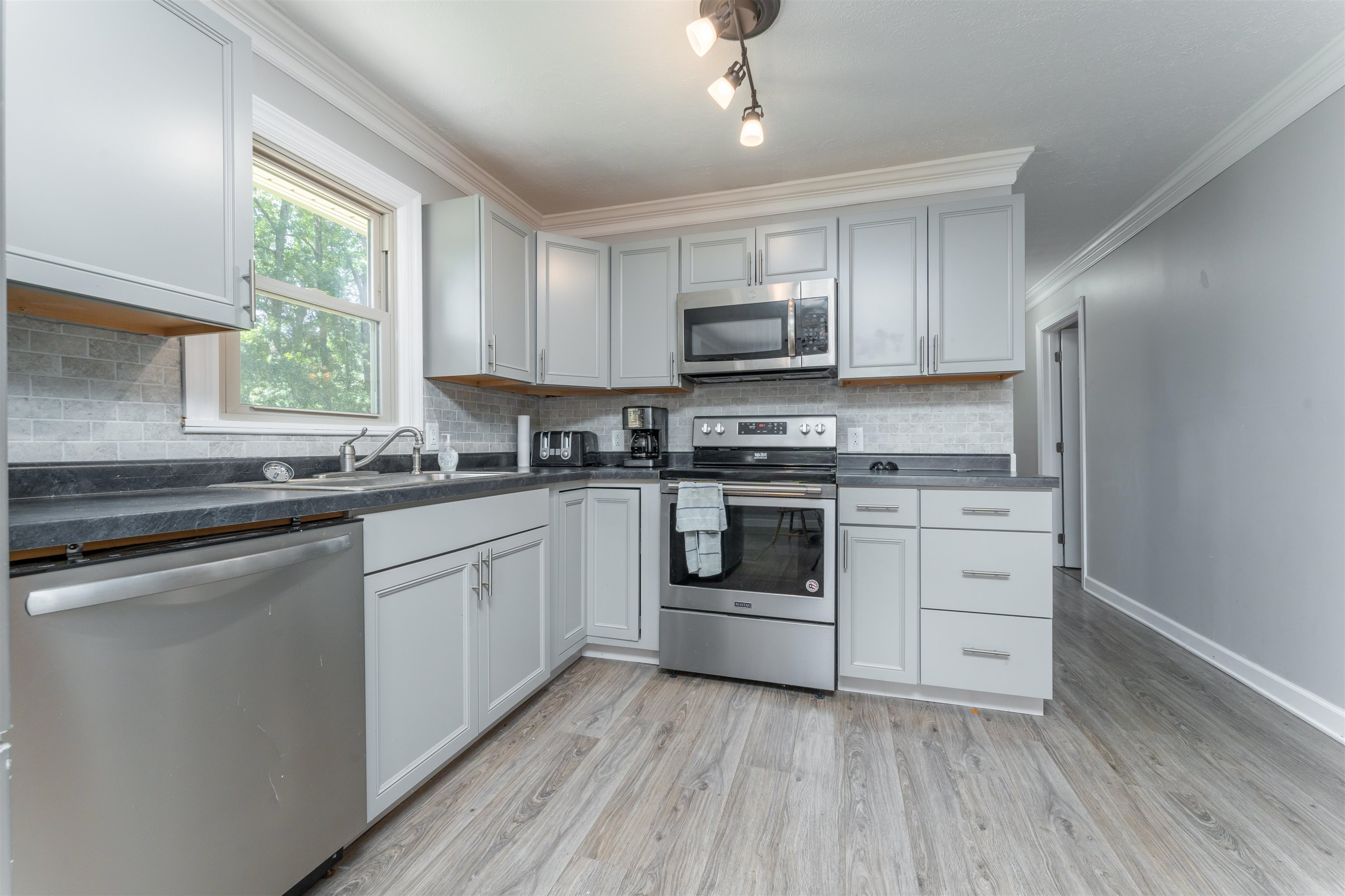 877 Hawesville Road, Reynolds Station, Kentucky 42368, 3 Bedrooms Bedrooms, ,1 BathroomBathrooms,Single Family Residence,For Sale,Hawesville Road,88441