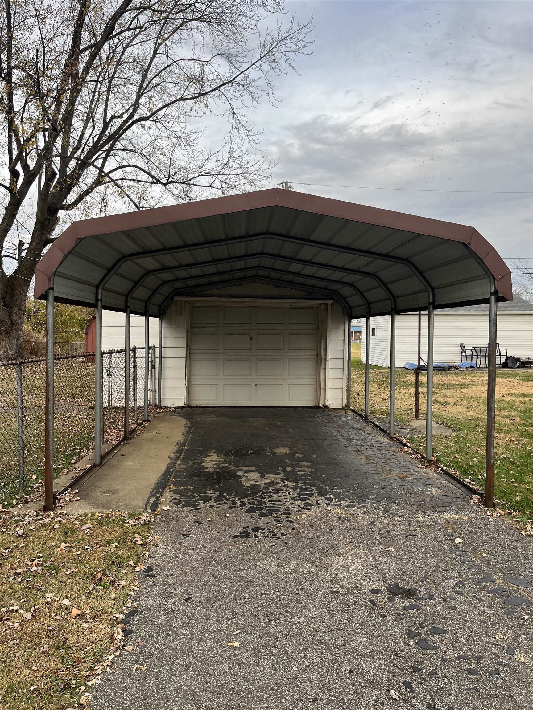 909 James Garrard Dr, Owensboro, Kentucky 42303, 3 Bedrooms Bedrooms, ,1 BathroomBathrooms,Single Family Residence,For Sale,James Garrard Dr,88450