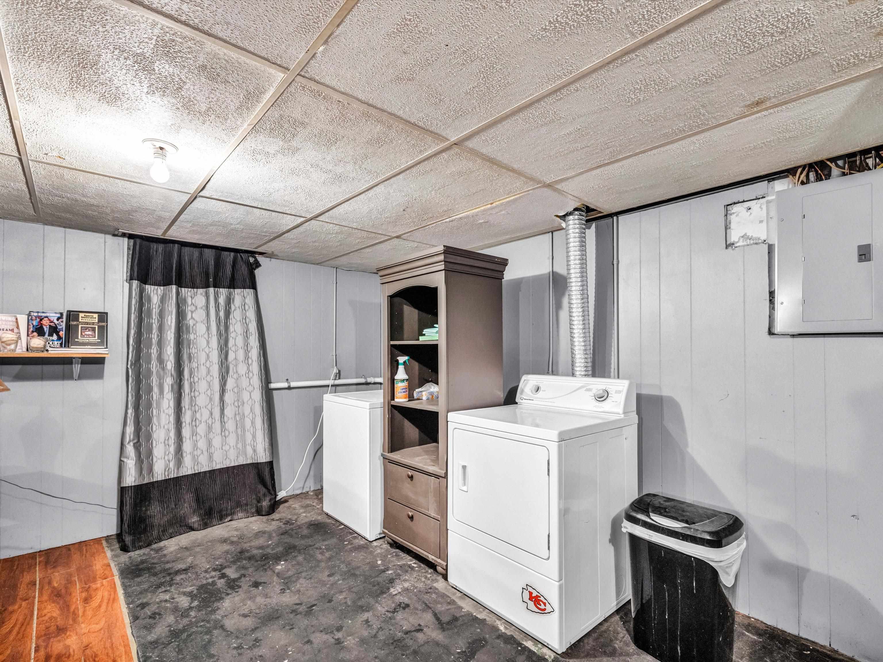 1104 Locust st., Owensboro, Kentucky 42301, 1 Bedroom Bedrooms, ,1 BathroomBathrooms,Single Family Residence,For Sale,Locust st.,88452