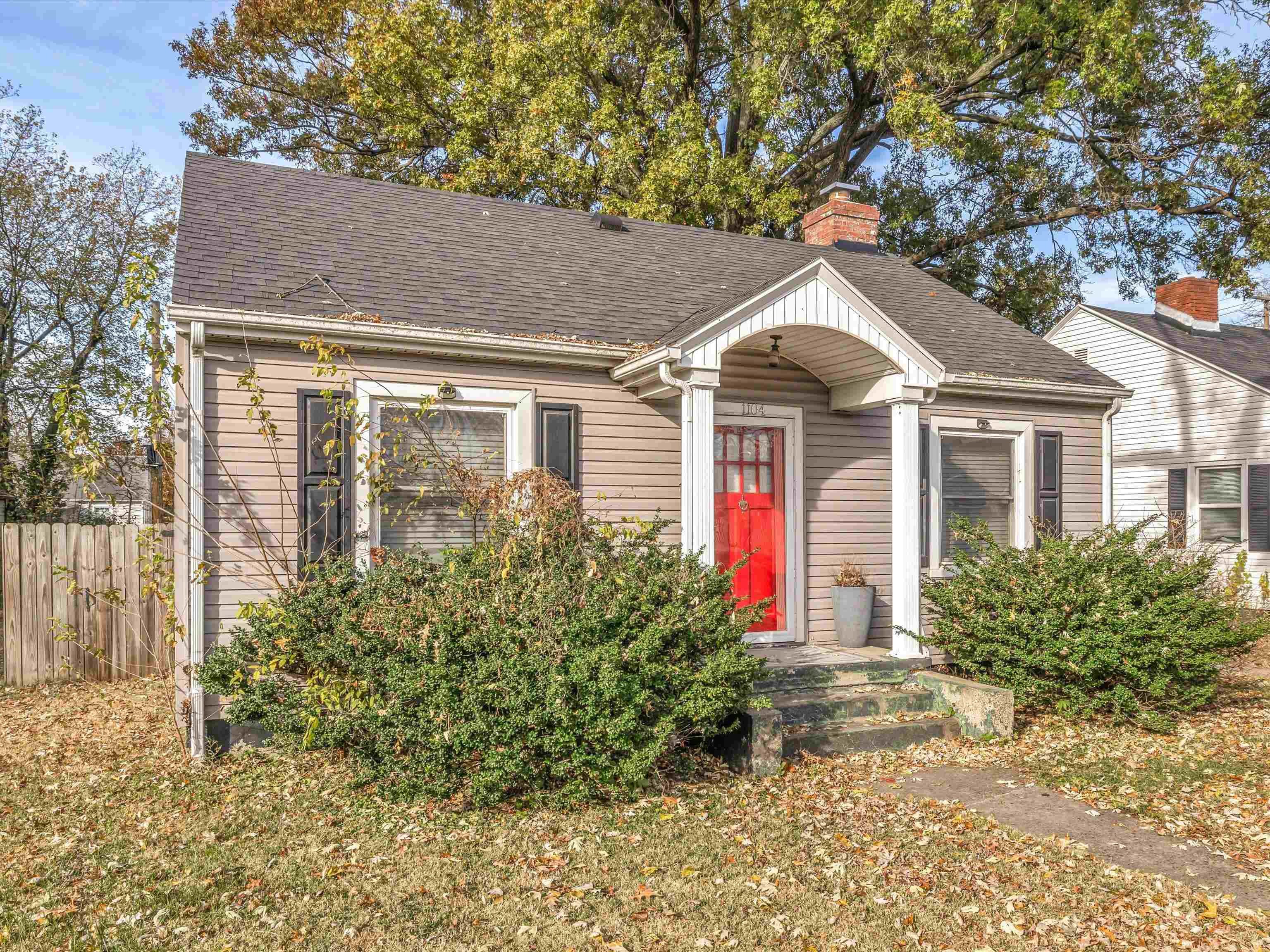 1104 Locust st., Owensboro, Kentucky 42301, 1 Bedroom Bedrooms, ,1 BathroomBathrooms,Single Family Residence,For Sale,Locust st.,88452