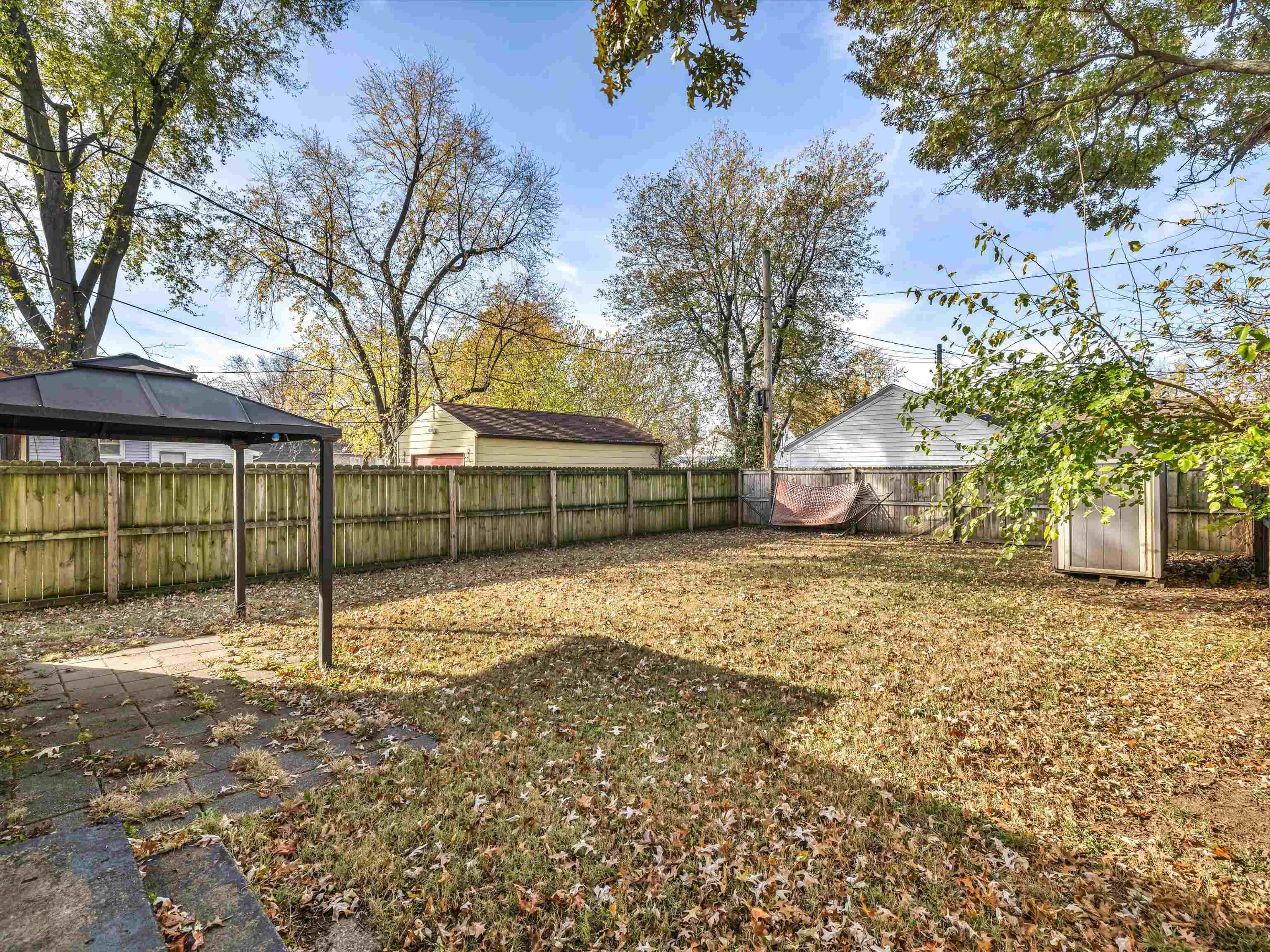 1104 Locust st., Owensboro, Kentucky 42301, 1 Bedroom Bedrooms, ,1 BathroomBathrooms,Single Family Residence,For Sale,Locust st.,88452