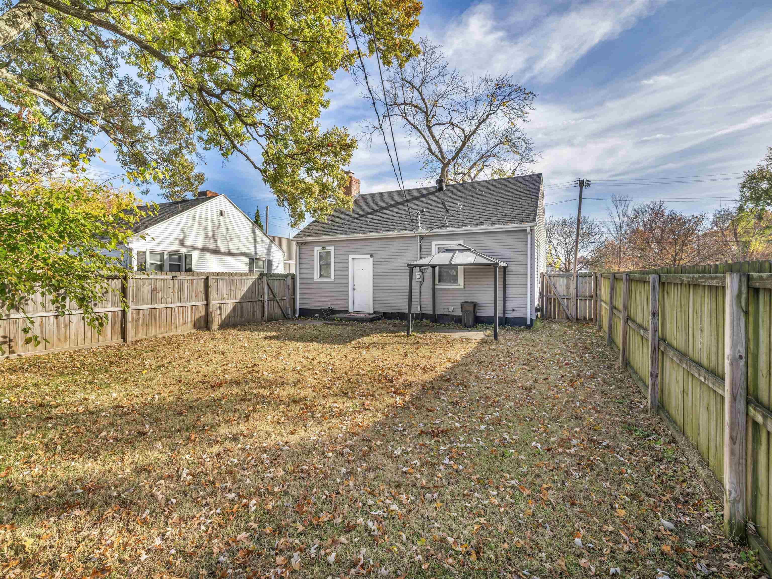 1104 Locust st., Owensboro, Kentucky 42301, 1 Bedroom Bedrooms, ,1 BathroomBathrooms,Single Family Residence,For Sale,Locust st.,88452