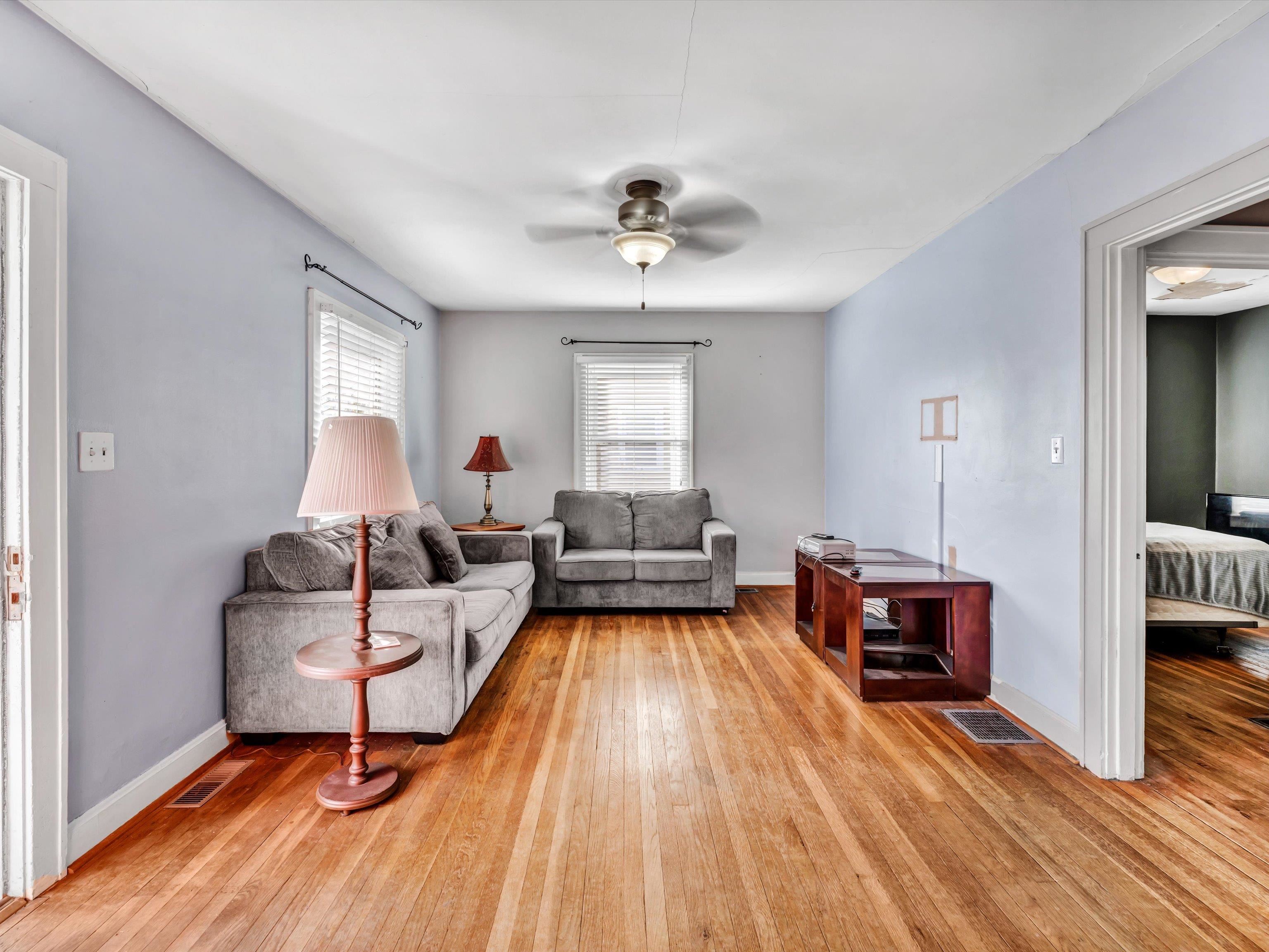 1104 Locust st., Owensboro, Kentucky 42301, 1 Bedroom Bedrooms, ,1 BathroomBathrooms,Single Family Residence,For Sale,Locust st.,88452