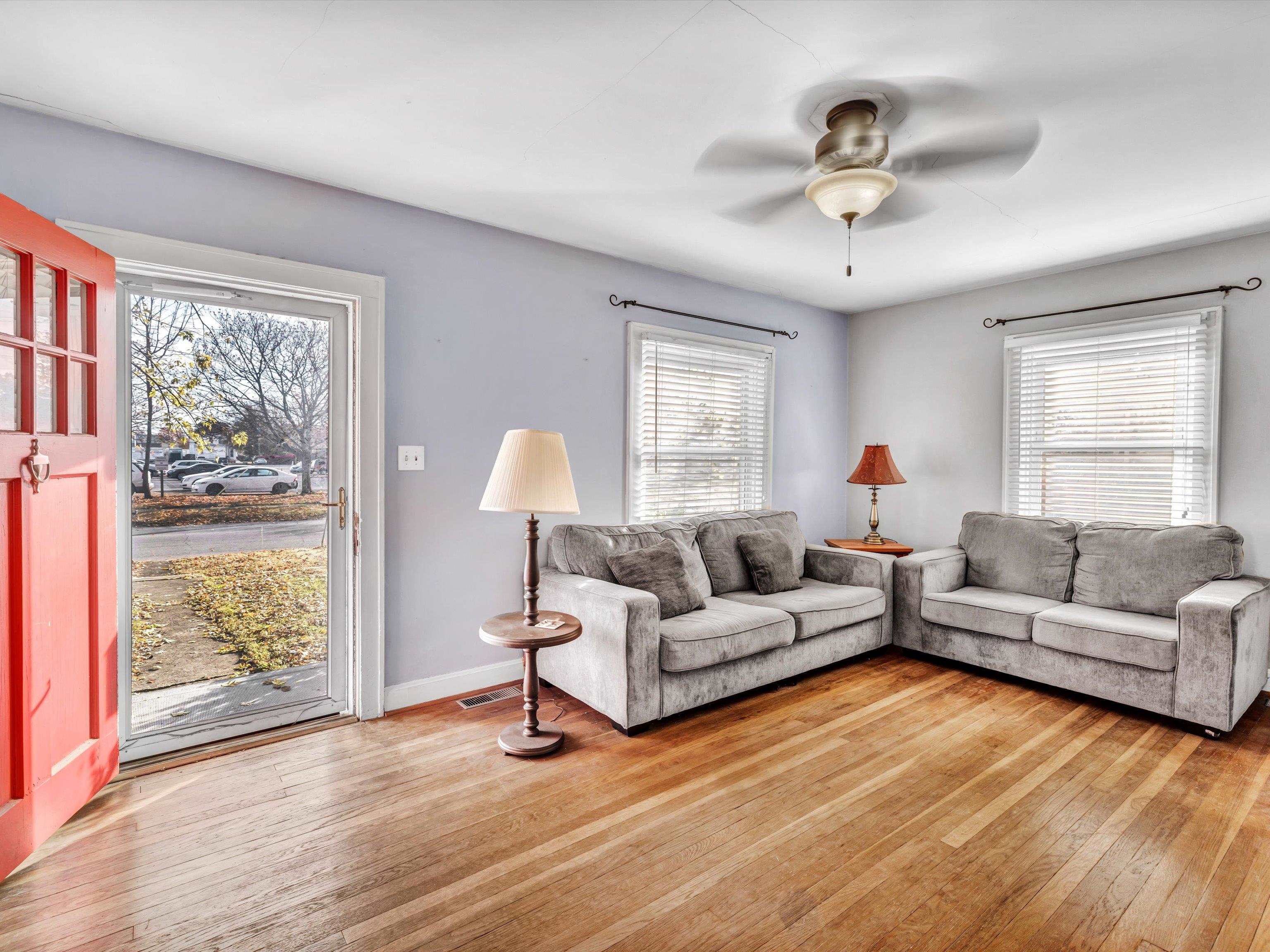 1104 Locust st., Owensboro, Kentucky 42301, 1 Bedroom Bedrooms, ,1 BathroomBathrooms,Single Family Residence,For Sale,Locust st.,88452