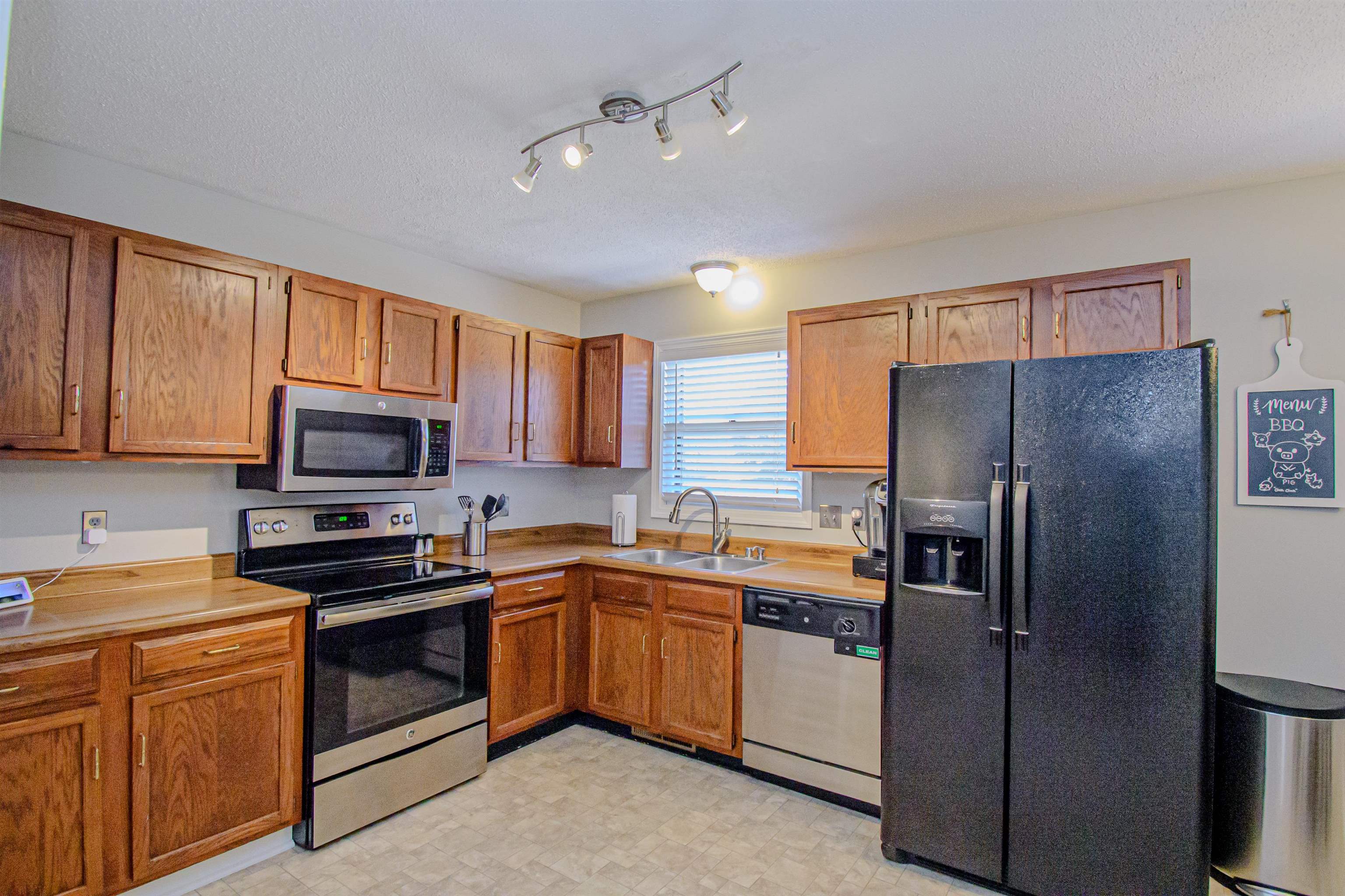 4731 Burstone Court, Owensboro, Kentucky 42303, 3 Bedrooms Bedrooms, ,1 BathroomBathrooms,Single Family Residence,For Sale,Burstone Court,88461