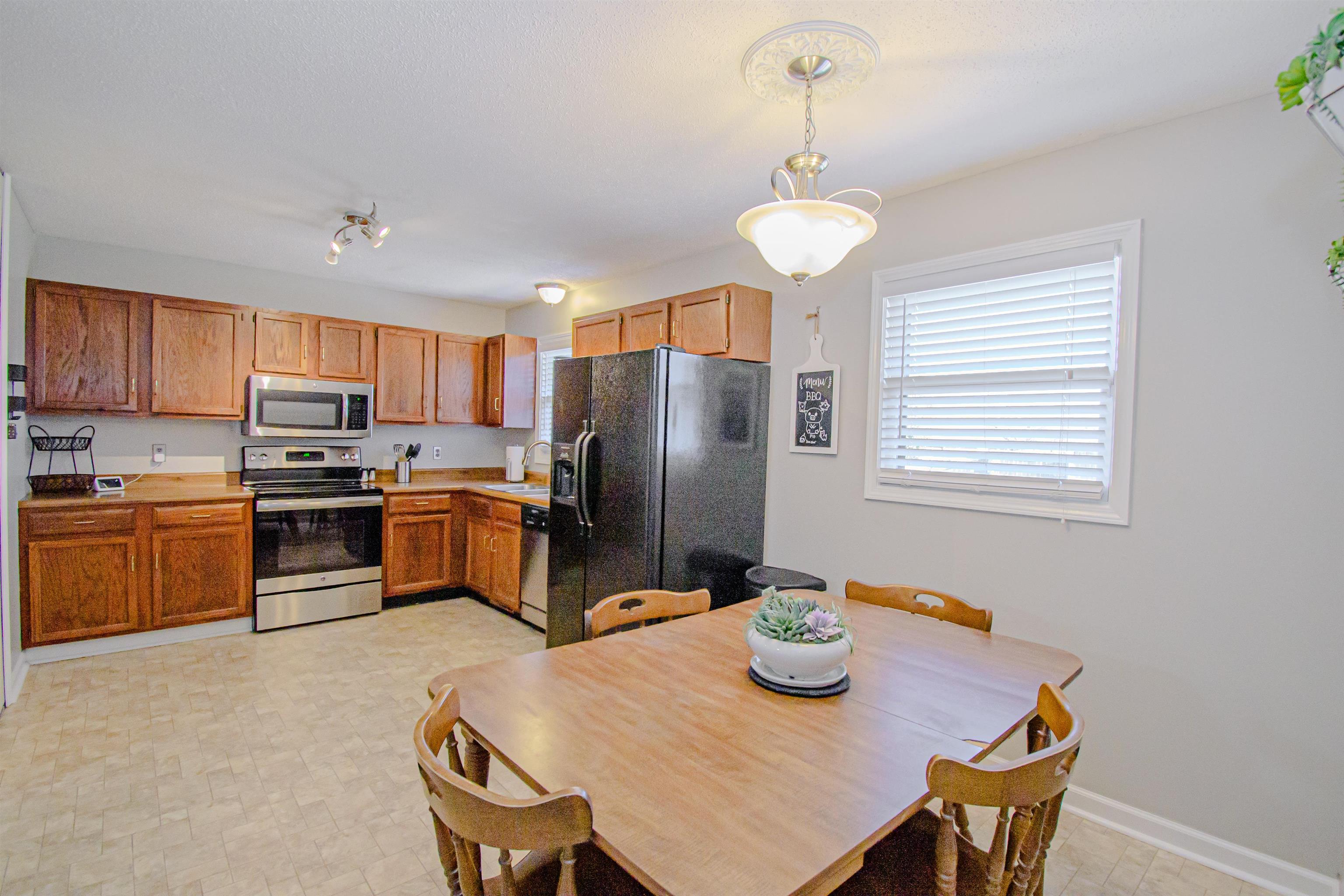 4731 Burstone Court, Owensboro, Kentucky 42303, 3 Bedrooms Bedrooms, ,1 BathroomBathrooms,Single Family Residence,For Sale,Burstone Court,88461