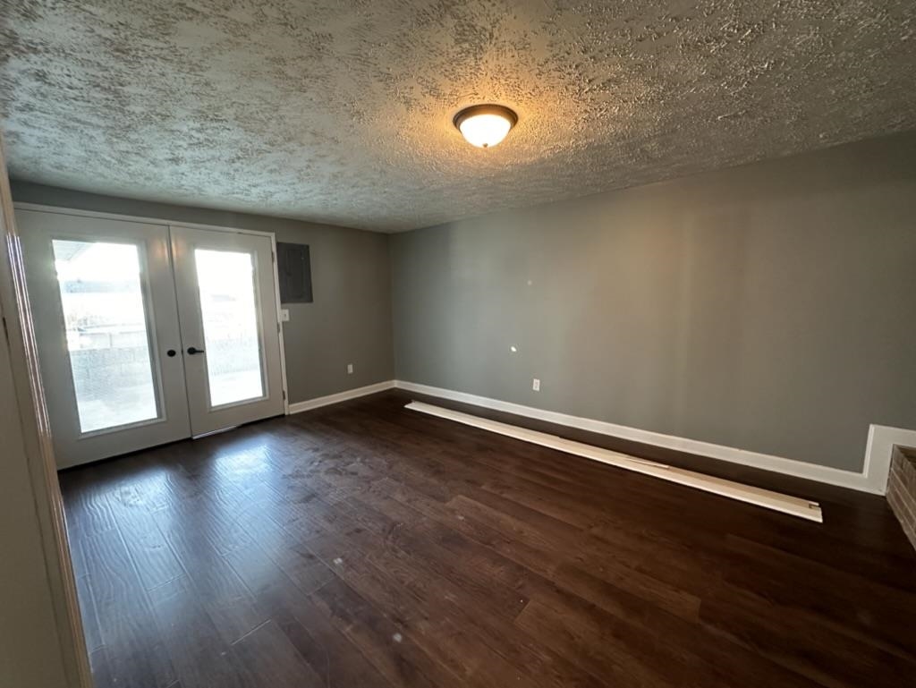 806 Fargo Street, Owensboro, Kentucky 42301, 3 Bedrooms Bedrooms, ,1 BathroomBathrooms,Single Family Residence,For Sale,Fargo Street,88471