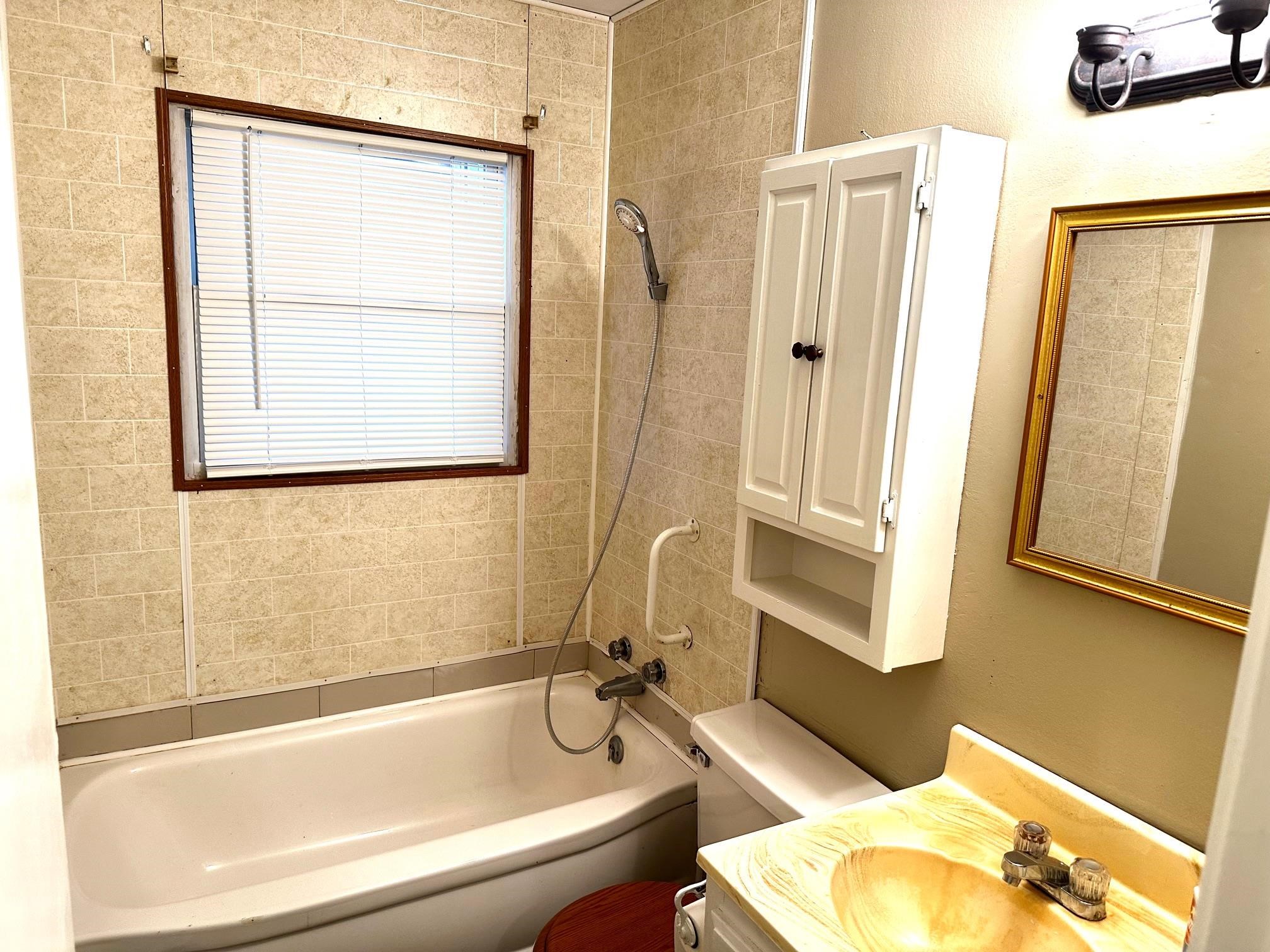 717 Dalton St, Owensboro, Kentucky 42301, 3 Bedrooms Bedrooms, ,1 BathroomBathrooms,Single Family Residence,For Sale,Dalton St,88477