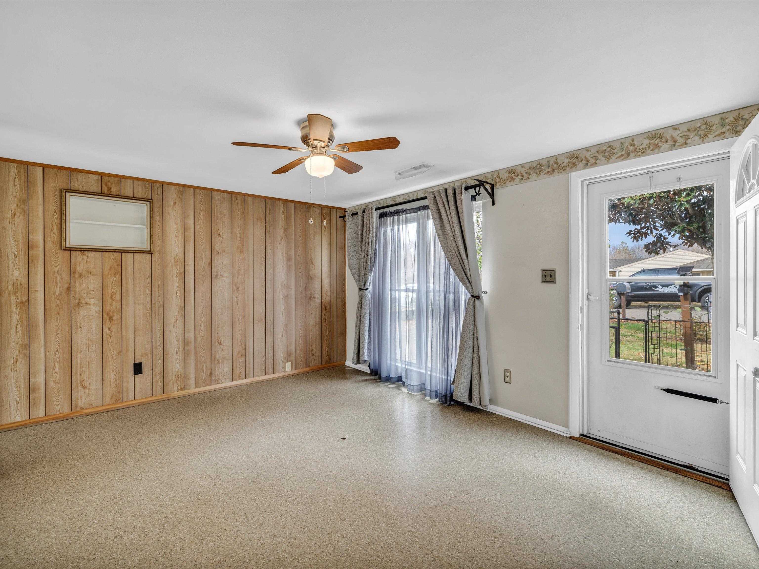 1730 Mount Vernon Drive, Owensboro, Kentucky 42303, 3 Bedrooms Bedrooms, ,1 BathroomBathrooms,Single Family Residence,For Sale,Mount Vernon Drive,88485