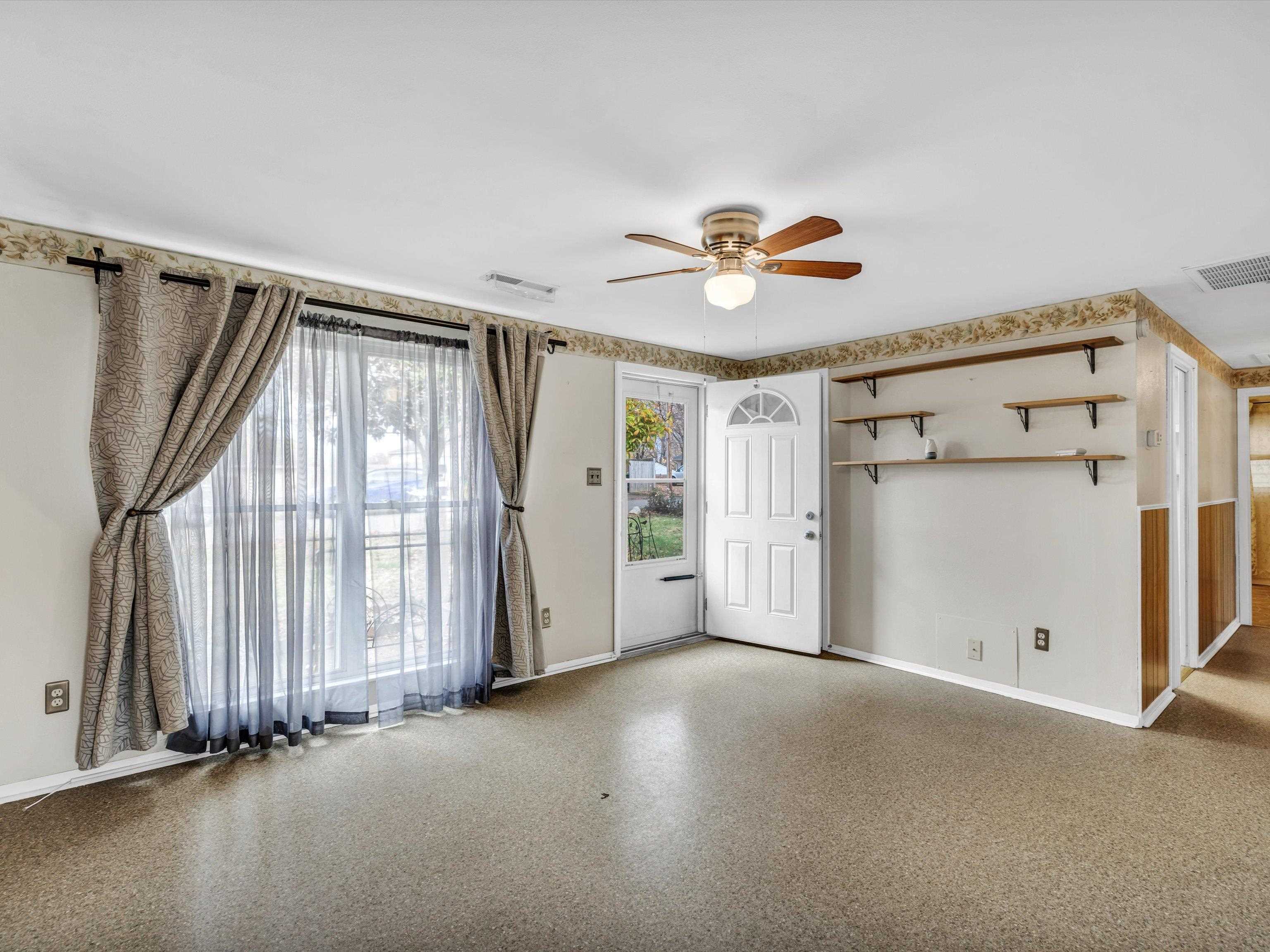 1730 Mount Vernon Drive, Owensboro, Kentucky 42303, 3 Bedrooms Bedrooms, ,1 BathroomBathrooms,Single Family Residence,For Sale,Mount Vernon Drive,88485