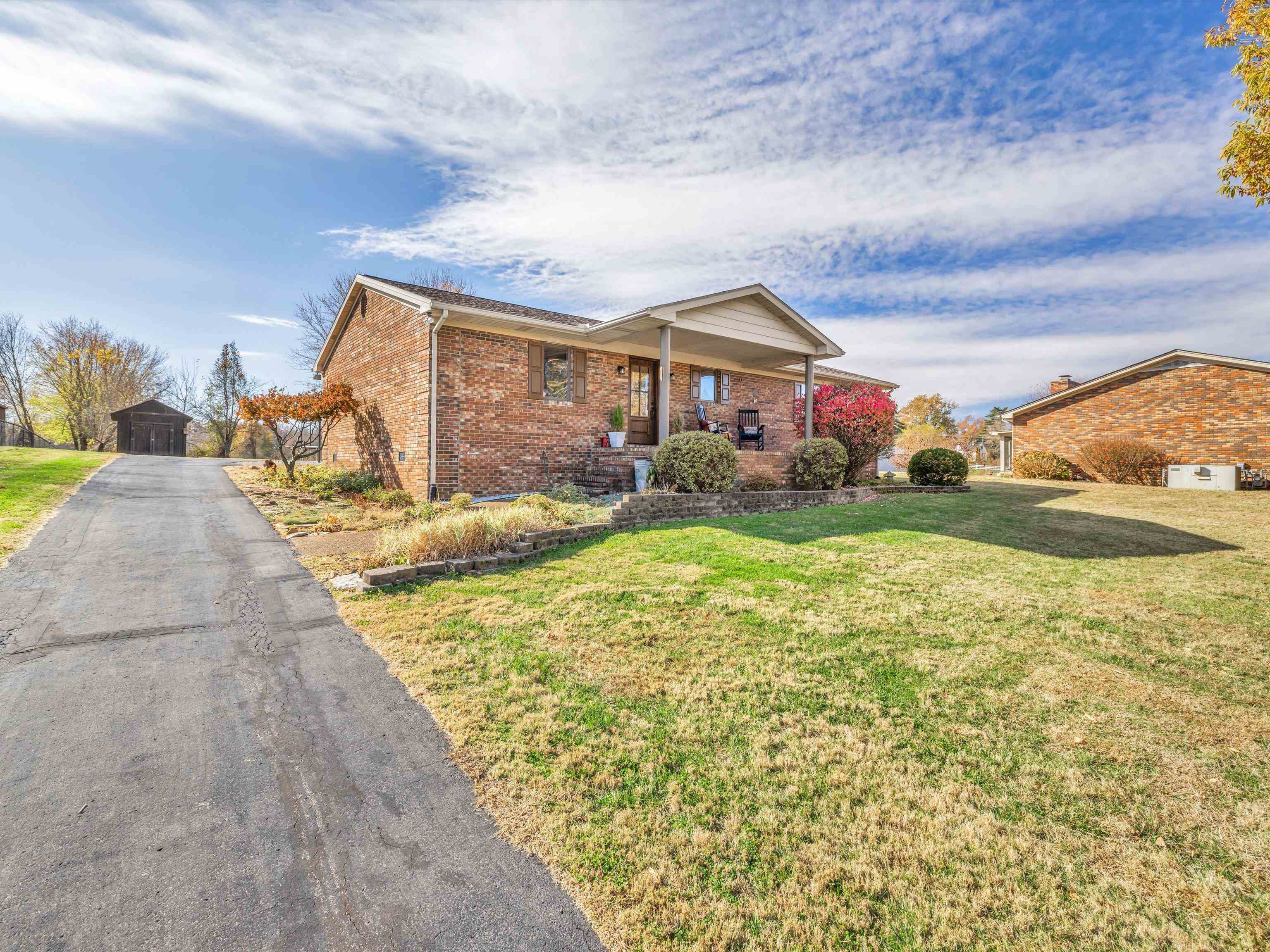 3108 Brent Gray Trace, Owensboro, Kentucky 42303, 3 Bedrooms Bedrooms, ,2 BathroomsBathrooms,Single Family Residence,For Sale,Brent Gray Trace,88490