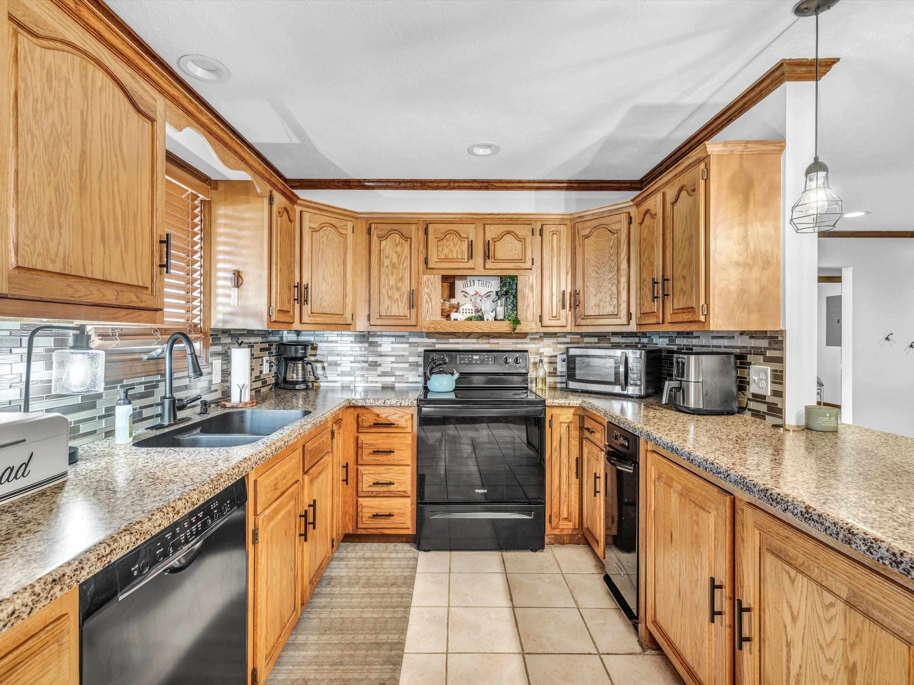 3108 Brent Gray Trace, Owensboro, Kentucky 42303, 3 Bedrooms Bedrooms, ,2 BathroomsBathrooms,Single Family Residence,For Sale,Brent Gray Trace,88490