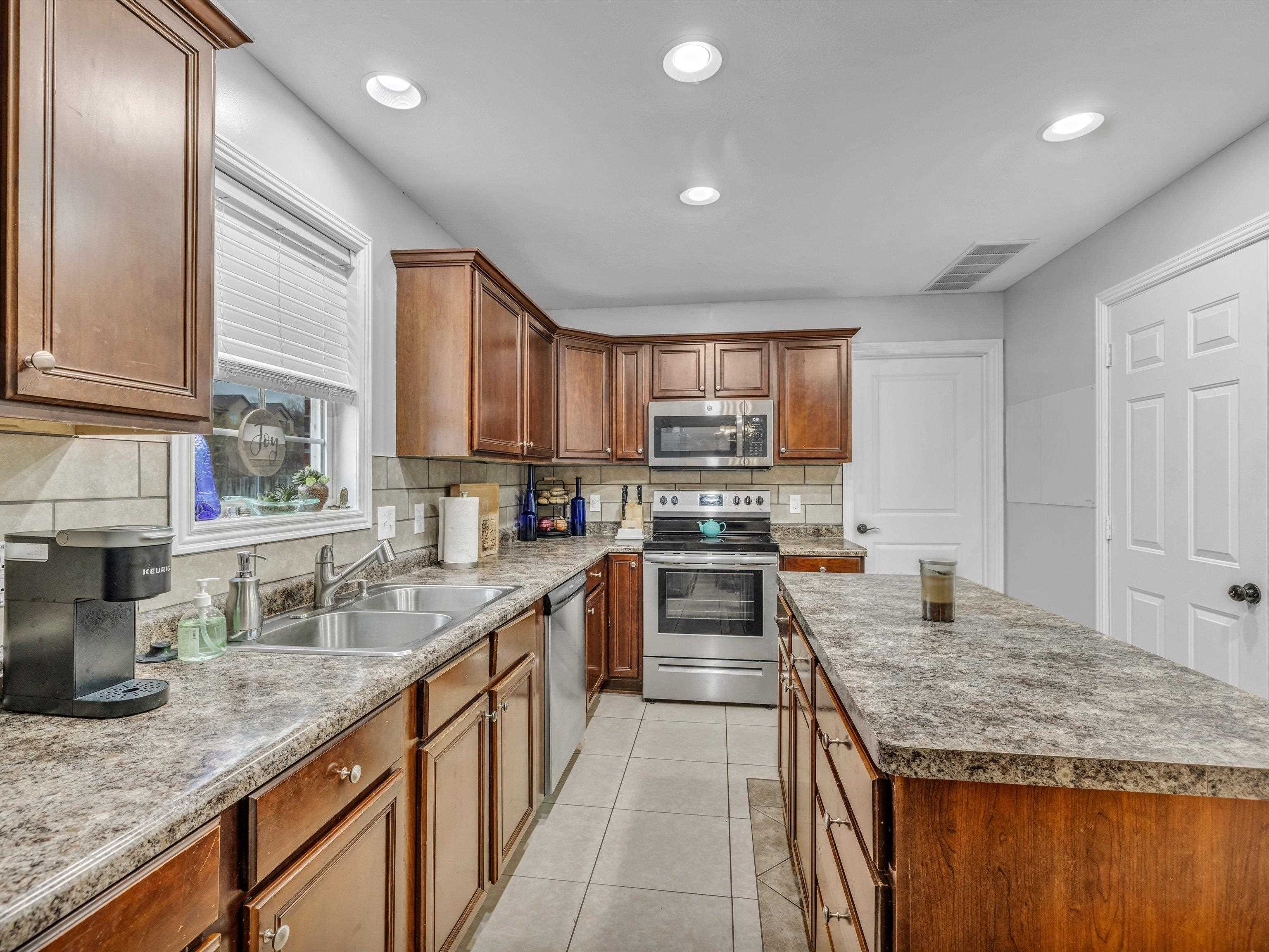 2869 Silver Creek Loop, Owensboro, Kentucky 42303, 4 Bedrooms Bedrooms, ,2 BathroomsBathrooms,Single Family Residence,For Sale,Silver Creek Loop,88499