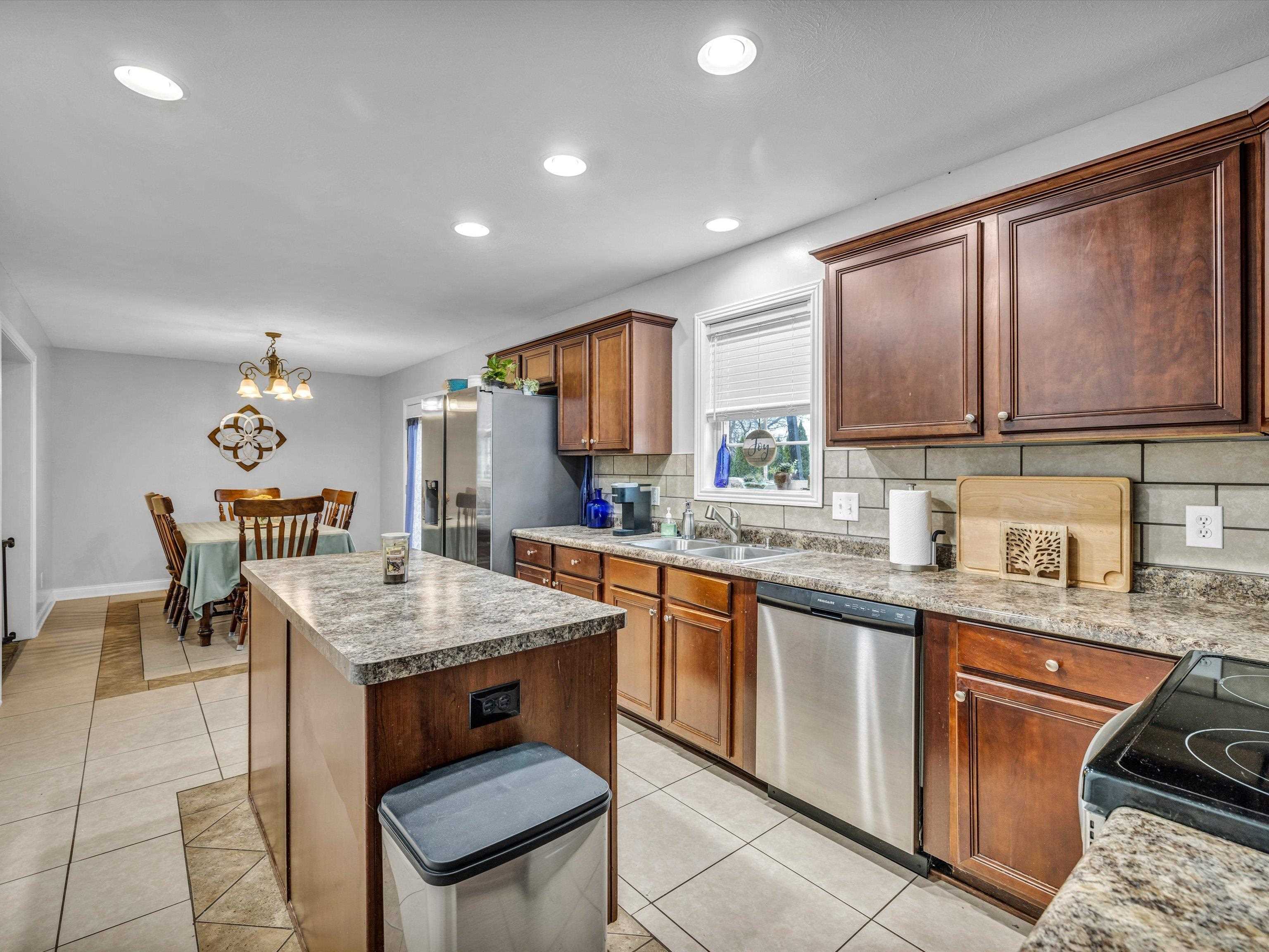 2869 Silver Creek Loop, Owensboro, Kentucky 42303, 4 Bedrooms Bedrooms, ,2 BathroomsBathrooms,Single Family Residence,For Sale,Silver Creek Loop,88499