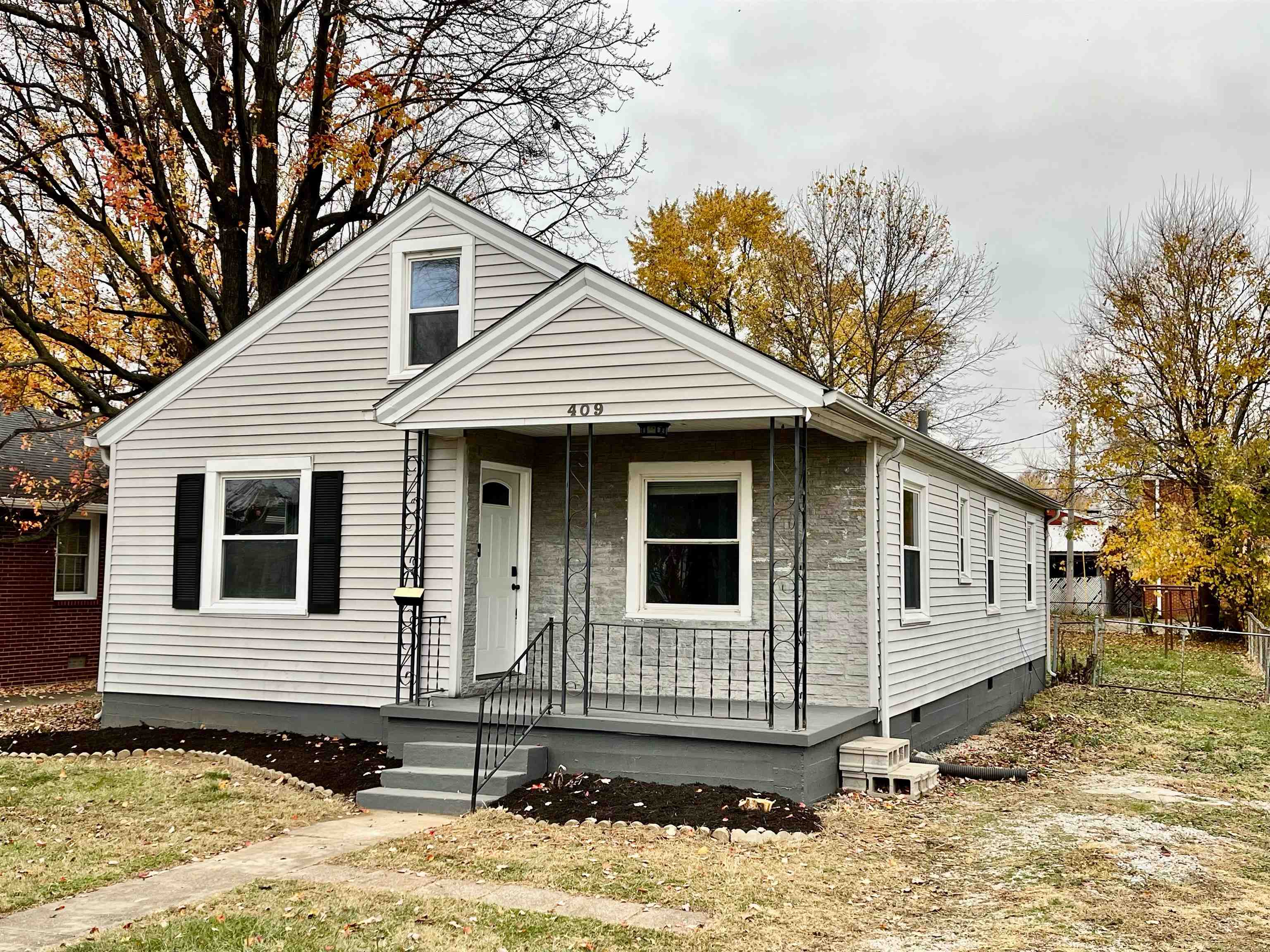 409 23rd St, Owensboro, Kentucky 42303, 3 Bedrooms Bedrooms, ,1 BathroomBathrooms,Single Family Residence,For Sale,23rd St,88500