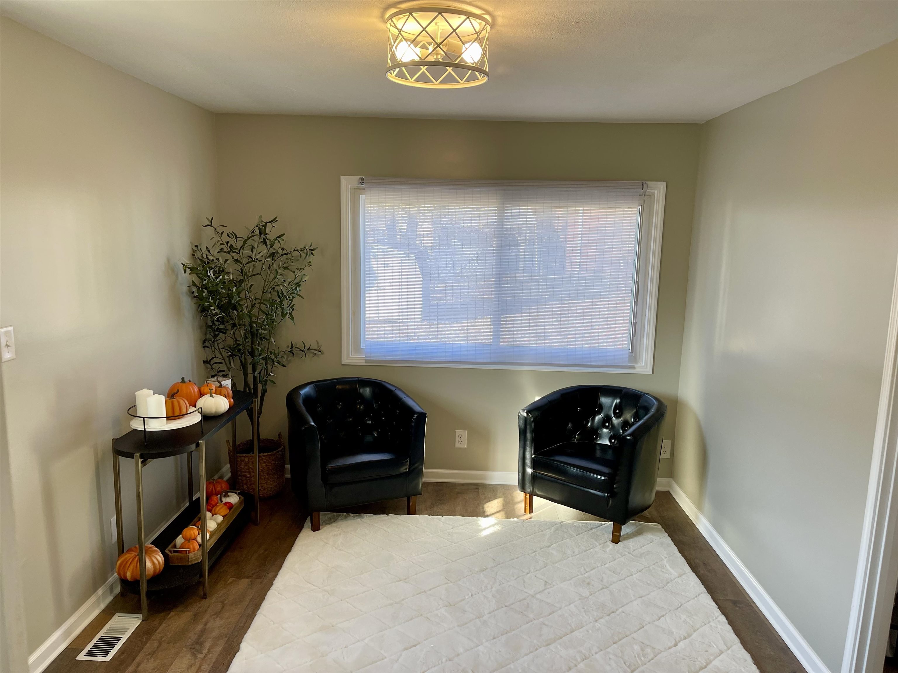 409 23rd St, Owensboro, Kentucky 42303, 3 Bedrooms Bedrooms, ,1 BathroomBathrooms,Single Family Residence,For Sale,23rd St,88500