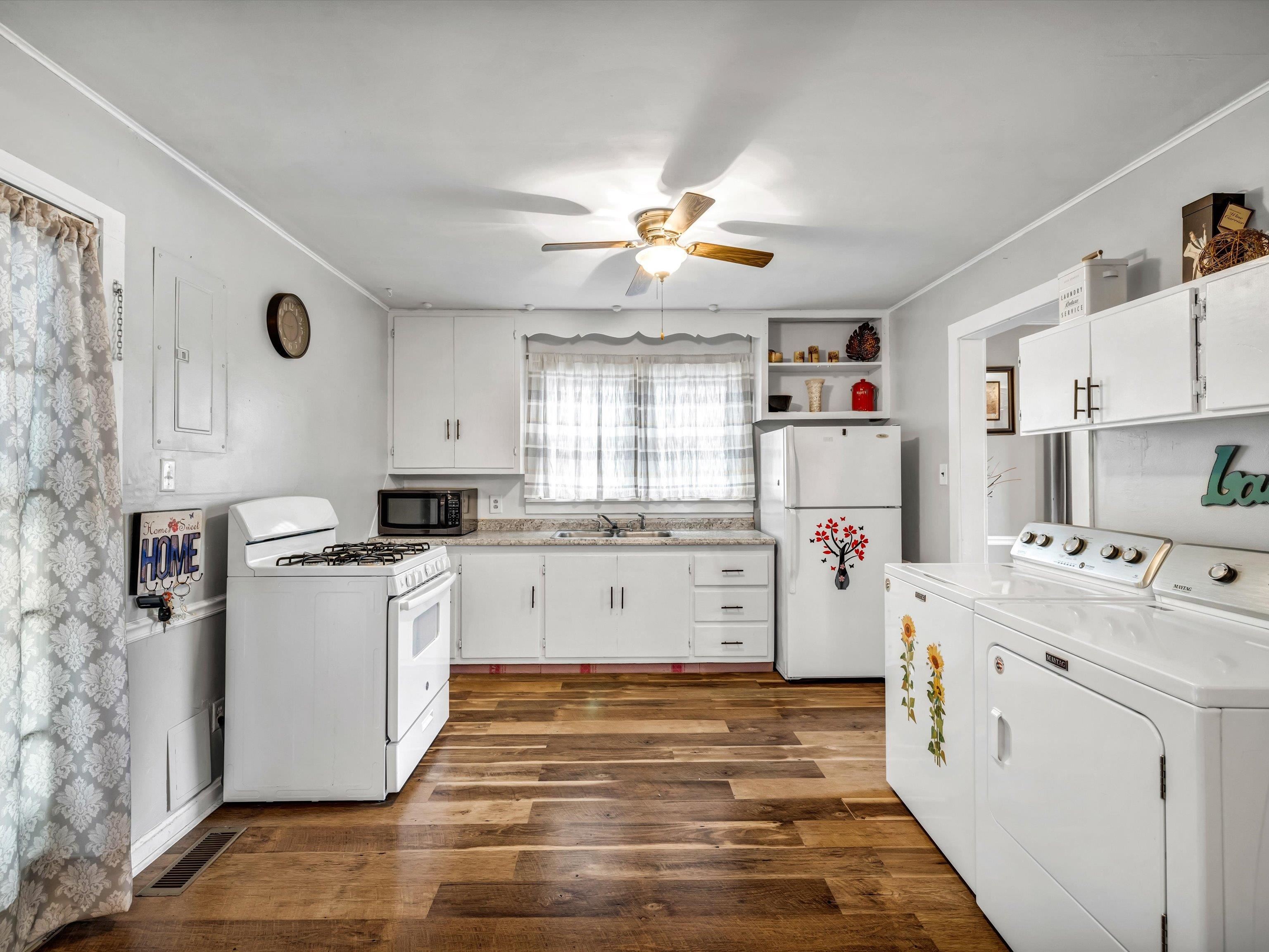 3314 Adams St, Owensboro, Kentucky 42301, 2 Bedrooms Bedrooms, ,1 BathroomBathrooms,Single Family Residence,For Sale,Adams St,88502