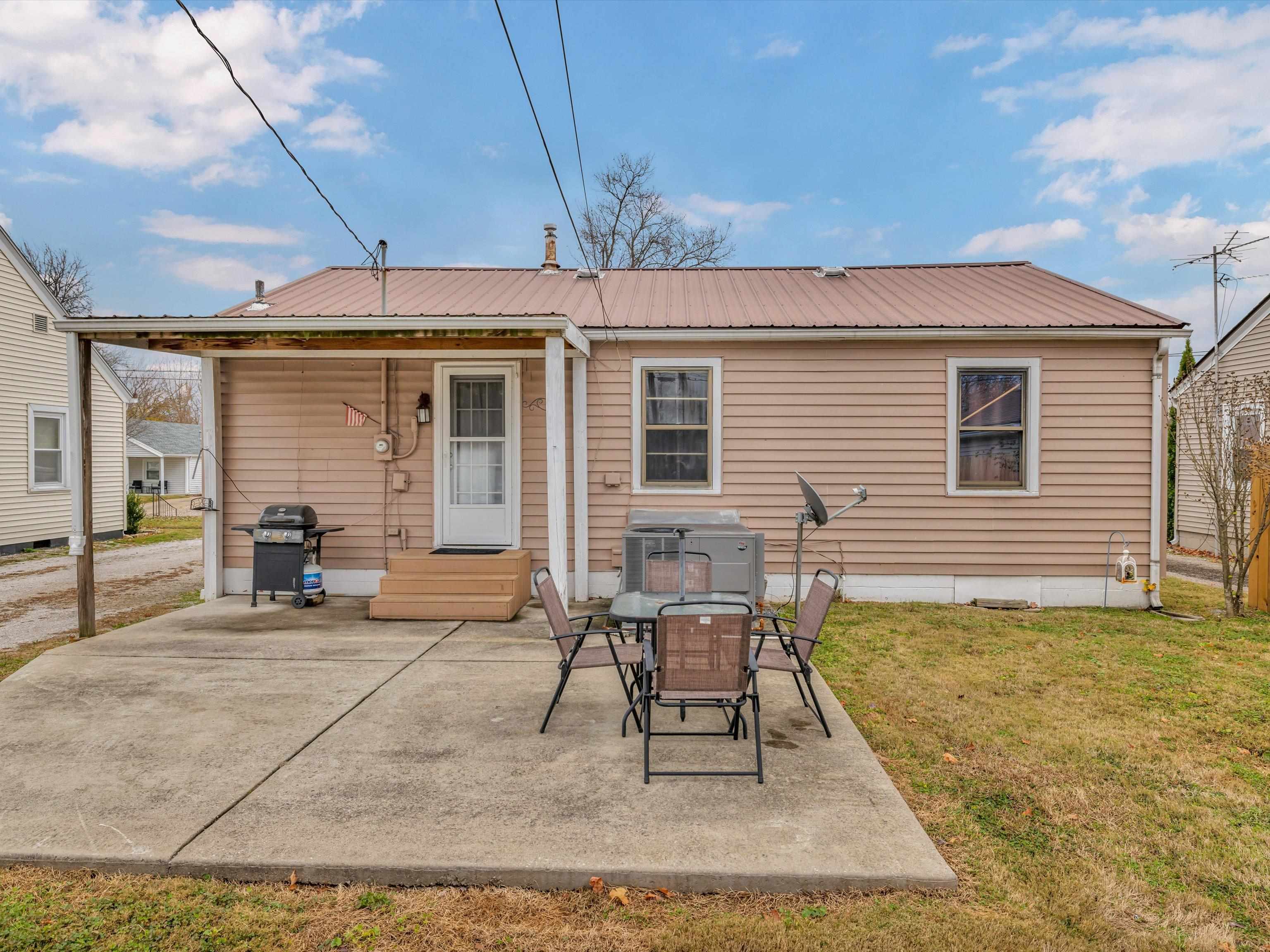 3314 Adams St, Owensboro, Kentucky 42301, 2 Bedrooms Bedrooms, ,1 BathroomBathrooms,Single Family Residence,For Sale,Adams St,88502