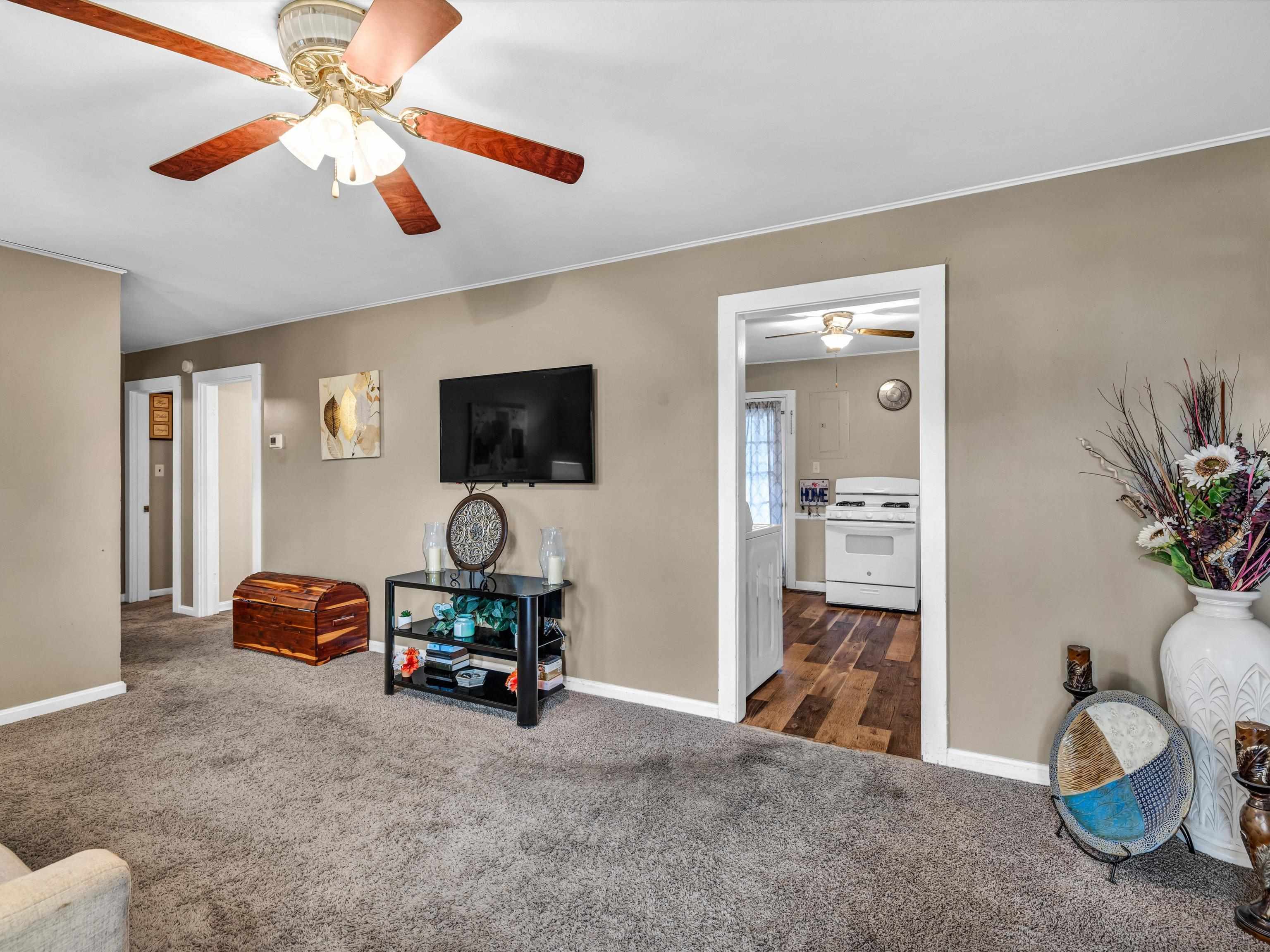 3314 Adams St, Owensboro, Kentucky 42301, 2 Bedrooms Bedrooms, ,1 BathroomBathrooms,Single Family Residence,For Sale,Adams St,88502