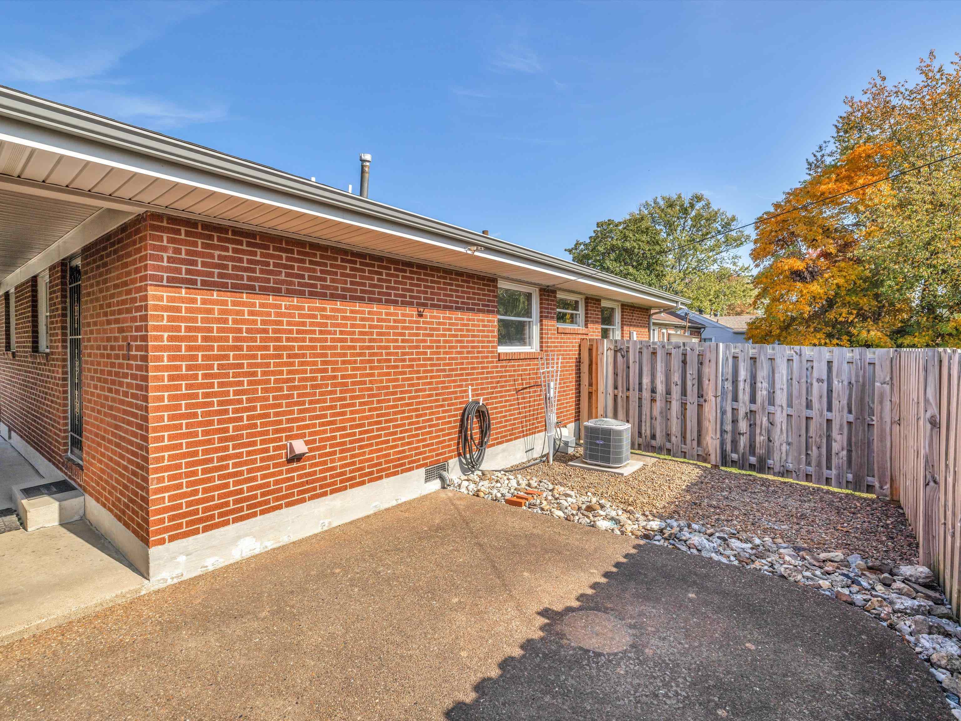 330 Byron Court, Owensboro, Kentucky 42303, 3 Bedrooms Bedrooms, ,1 BathroomBathrooms,Single Family Residence,For Sale,Byron Court,88512