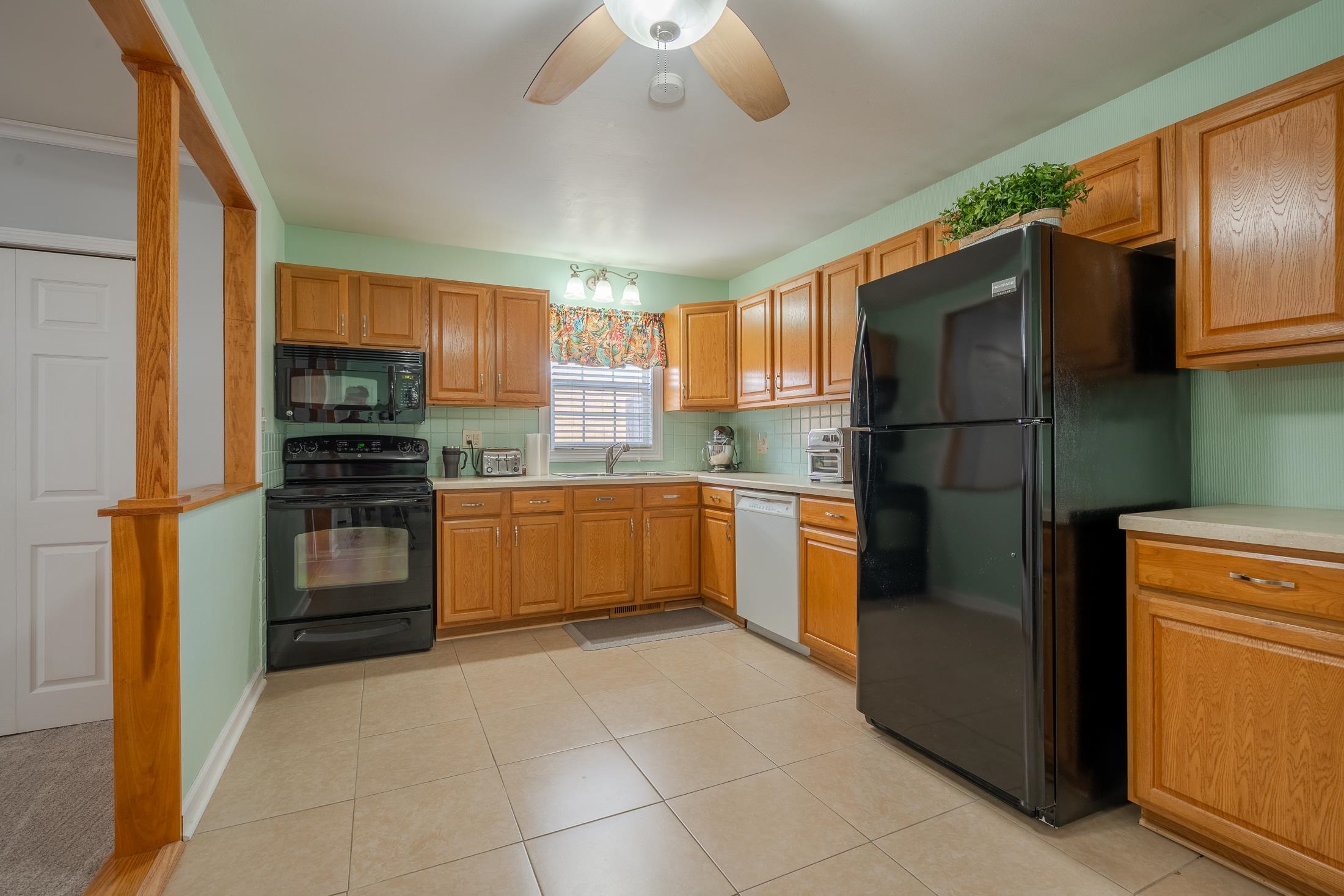 2837 Christie Place, Owensboro, Kentucky 42301, 3 Bedrooms Bedrooms, ,2 BathroomsBathrooms,Single Family Residence,For Sale,Christie Place,88515