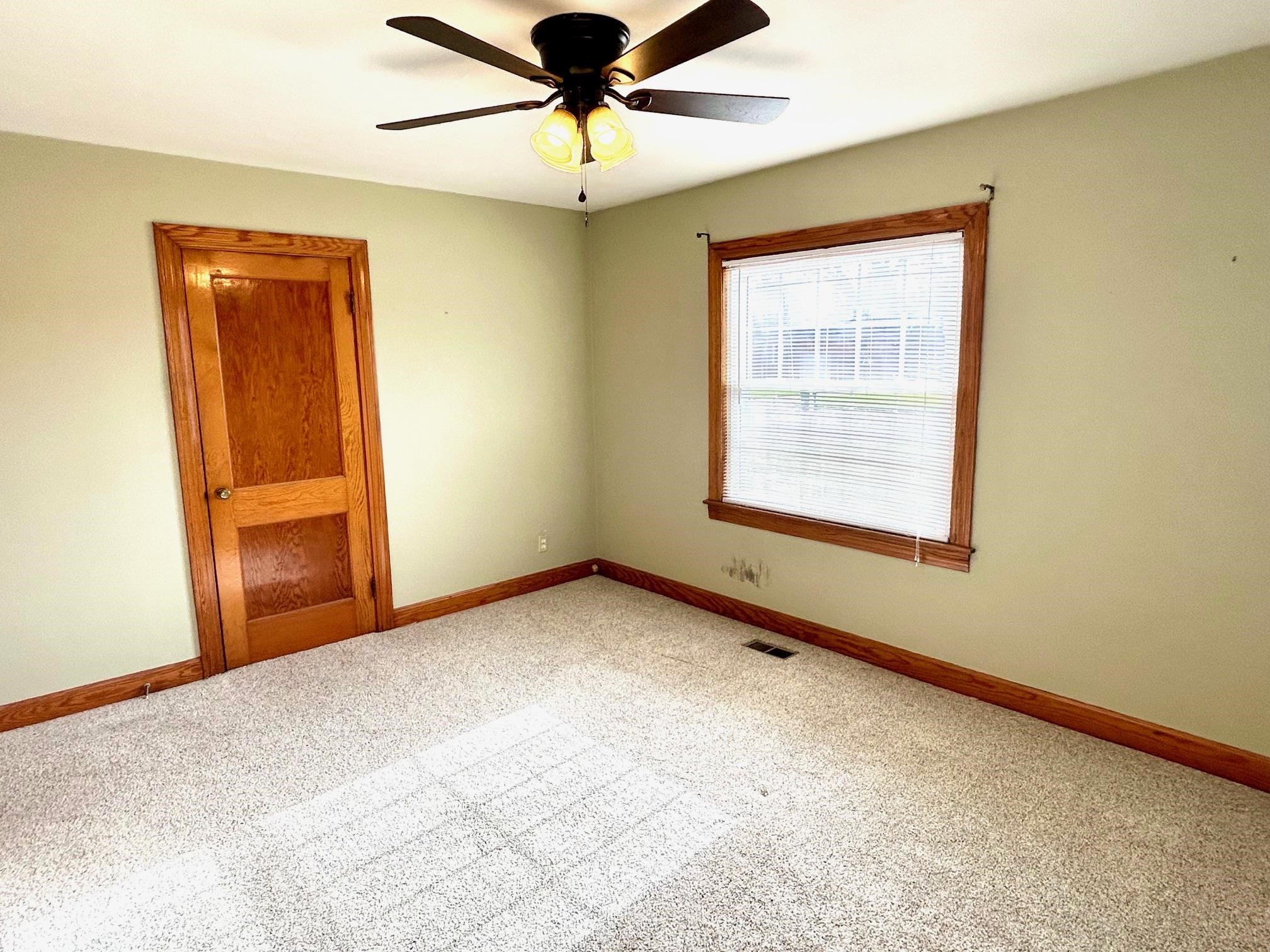 1727 Hill Ave, Owensboro, Kentucky 42301, 4 Bedrooms Bedrooms, ,2 BathroomsBathrooms,Single Family Residence,For Sale,Hill Ave,88522