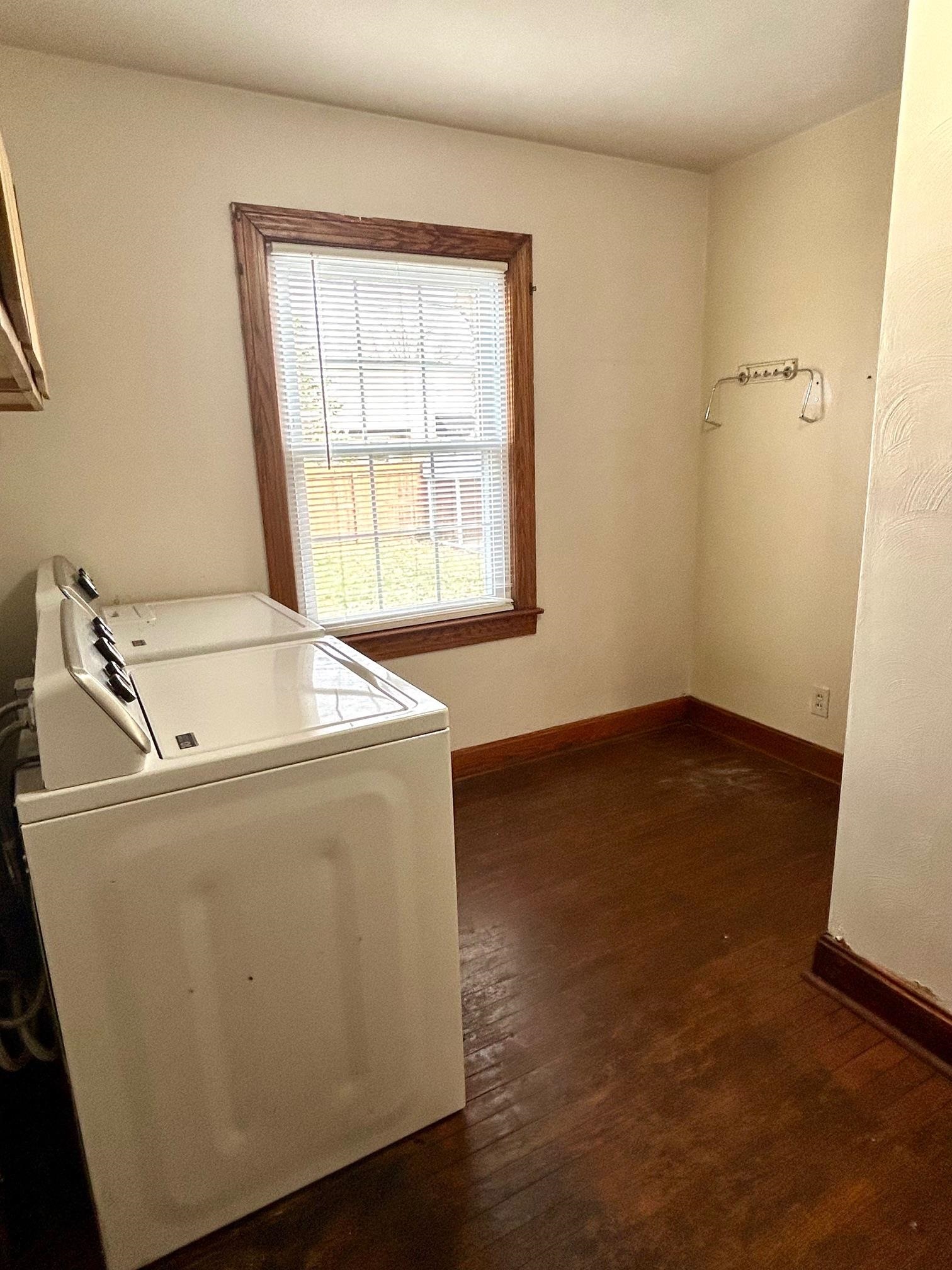 1727 Hill Ave, Owensboro, Kentucky 42301, 4 Bedrooms Bedrooms, ,2 BathroomsBathrooms,Single Family Residence,For Sale,Hill Ave,88522