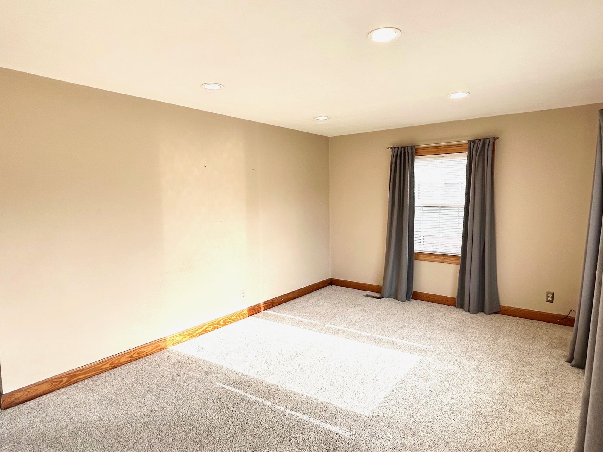 1727 Hill Ave, Owensboro, Kentucky 42301, 4 Bedrooms Bedrooms, ,2 BathroomsBathrooms,Single Family Residence,For Sale,Hill Ave,88522