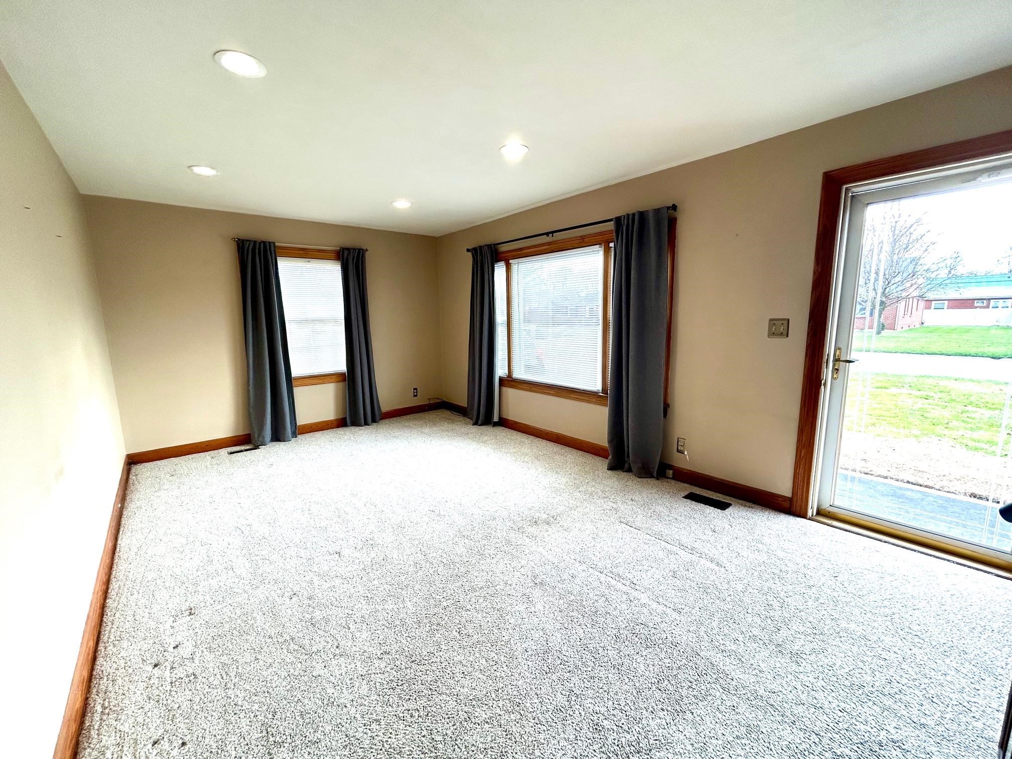 1727 Hill Ave, Owensboro, Kentucky 42301, 4 Bedrooms Bedrooms, ,2 BathroomsBathrooms,Single Family Residence,For Sale,Hill Ave,88522