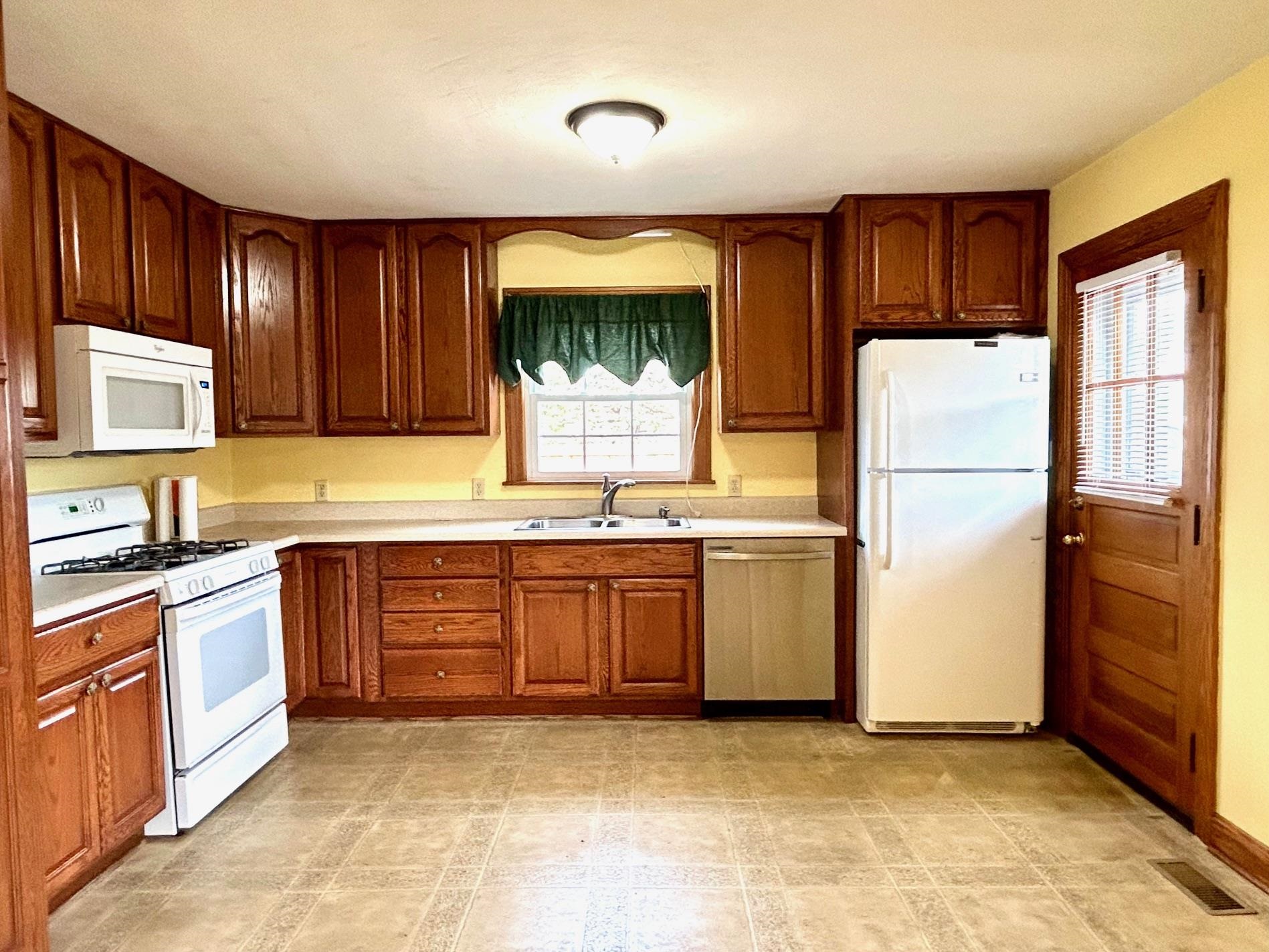 1727 Hill Ave, Owensboro, Kentucky 42301, 4 Bedrooms Bedrooms, ,2 BathroomsBathrooms,Single Family Residence,For Sale,Hill Ave,88522