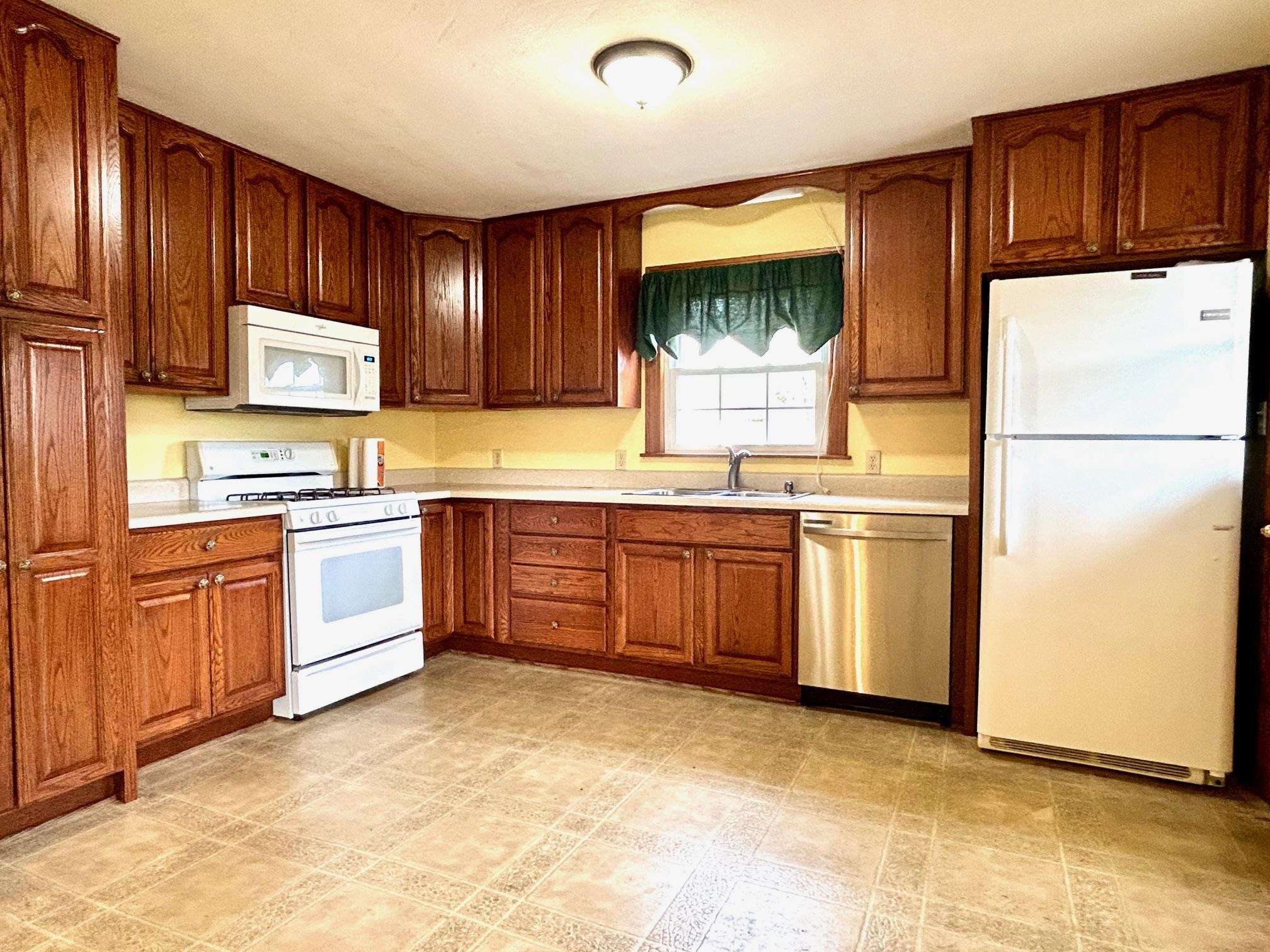 1727 Hill Ave, Owensboro, Kentucky 42301, 4 Bedrooms Bedrooms, ,2 BathroomsBathrooms,Single Family Residence,For Sale,Hill Ave,88522