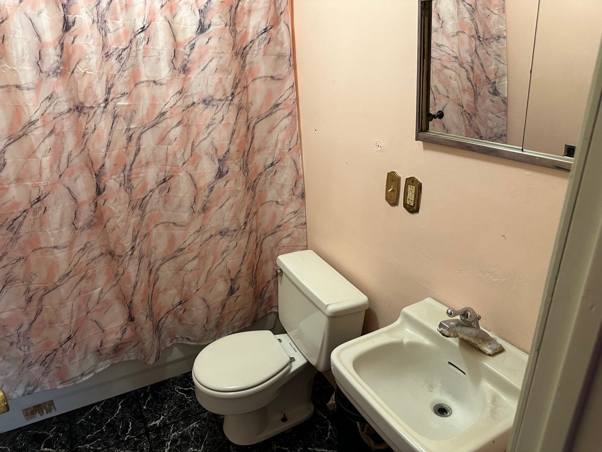 2113 6th Street, Owens, Kentucky 42301, 2 Bedrooms Bedrooms, ,1 BathroomBathrooms,Single Family Residence,For Sale,6th Street,88528