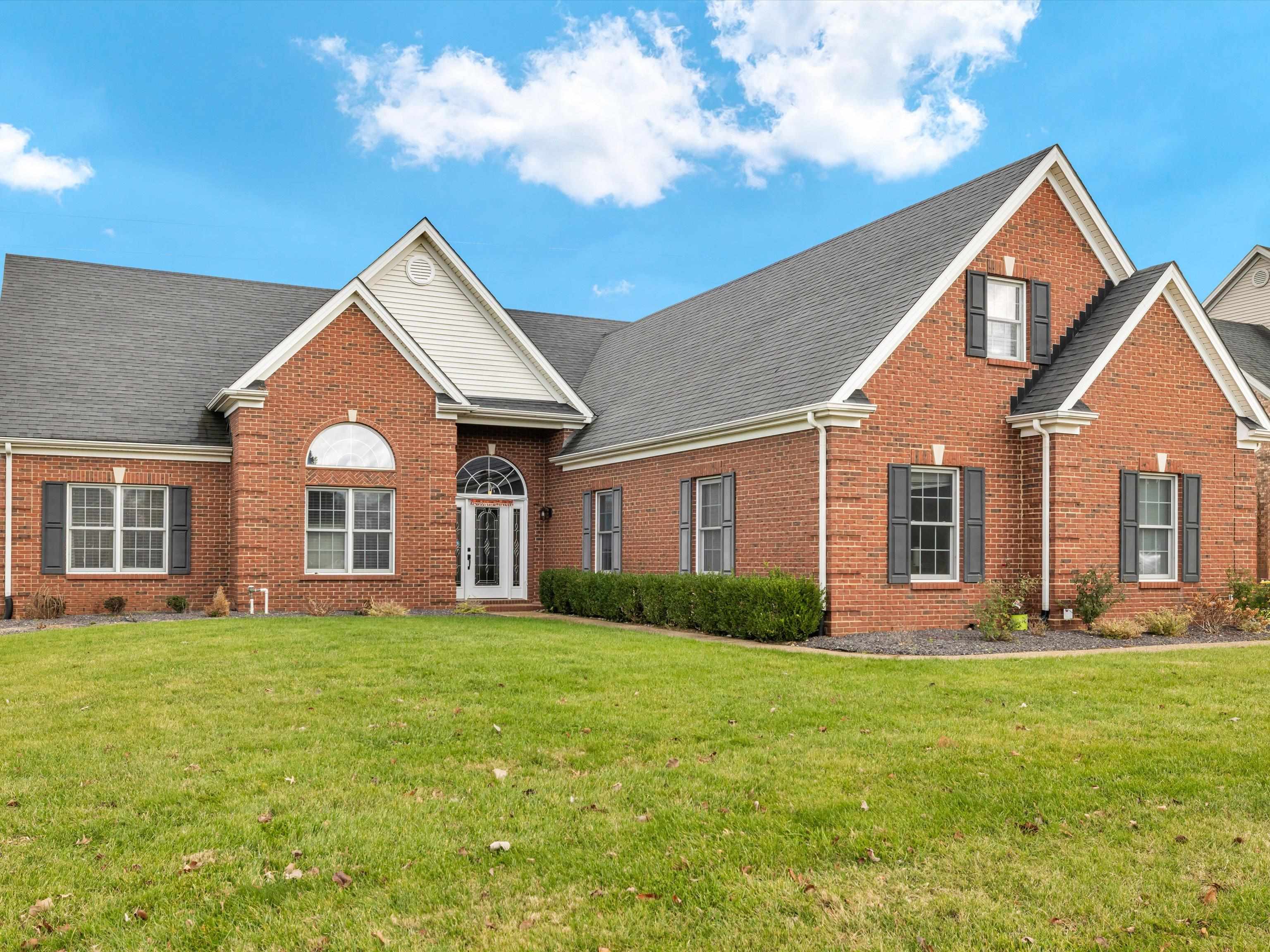 4549 Oakhurst Bend, Owensboro, Kentucky 42303, 4 Bedrooms Bedrooms, ,3 BathroomsBathrooms,Single Family Residence,For Sale,Oakhurst Bend,88529